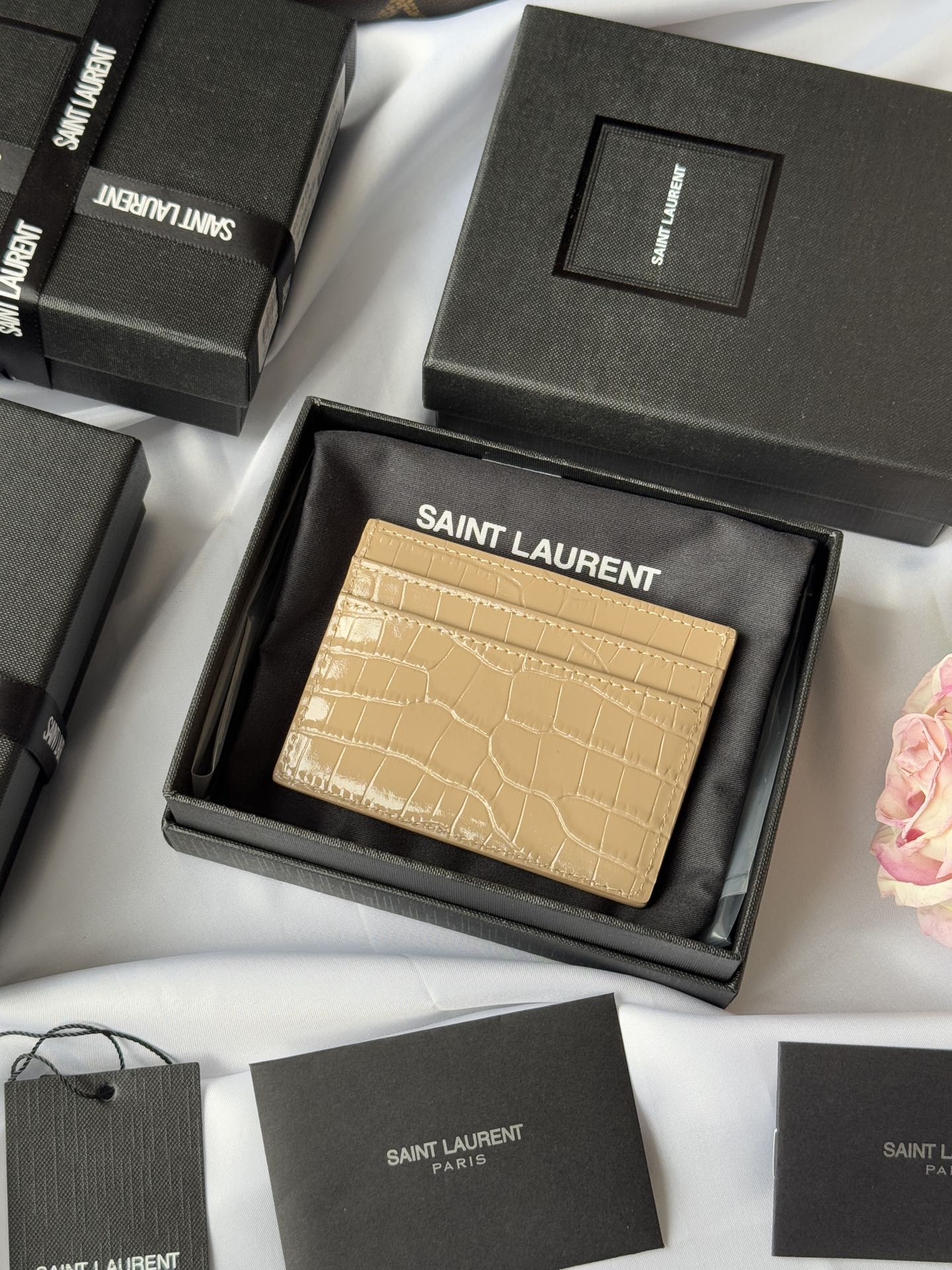 Saint Laurent Paris Crocodile Embossed Leather Card Holder Wallet 3 i1732449447 1102 5