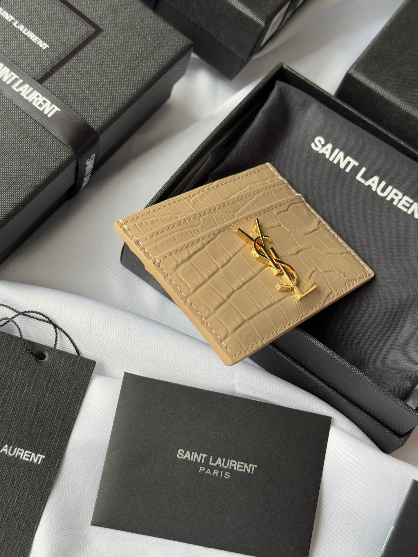 Saint Laurent Paris Crocodile Embossed Leather Card Holder Wallet 5 i1732449447 6501 6