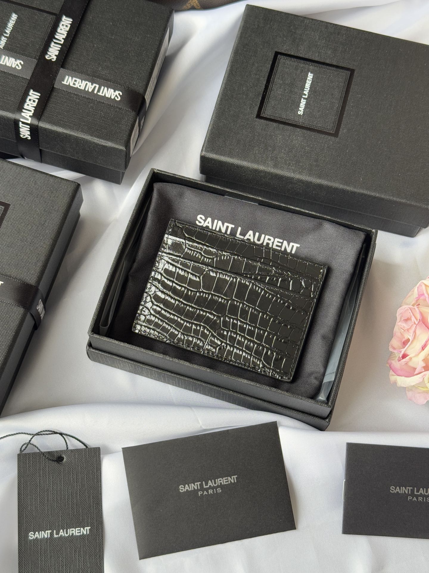 Saint Laurent Paris Crocodile Embossed Leather Card Holder Wallet Black 15 i1732449459 2190 2