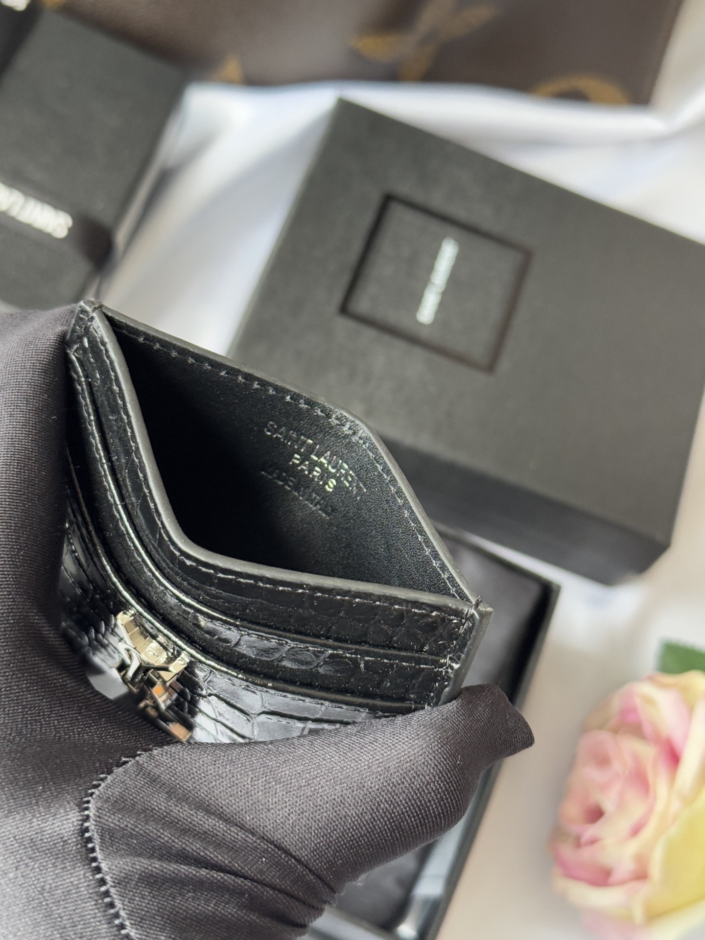 Saint Laurent Paris Crocodile Embossed Leather Card Holder Wallet Black 21 i1732449459 8197 3