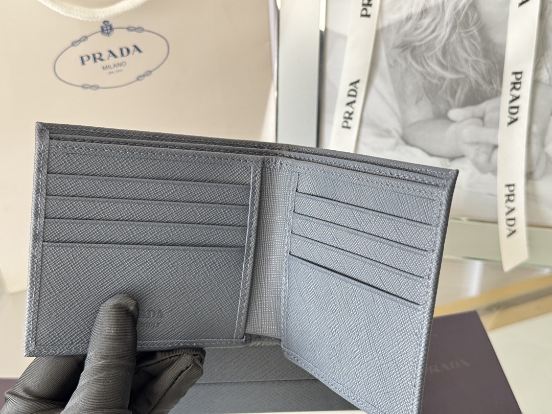 Prada 2M0513 Cross-Grained Gold Safiano Model Summary - 图片 8