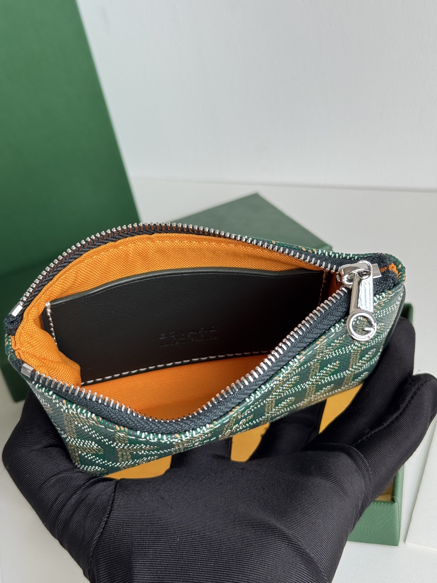 G0YARDミニハンドバッグ - 防水性・耐久性に優れた高級素材