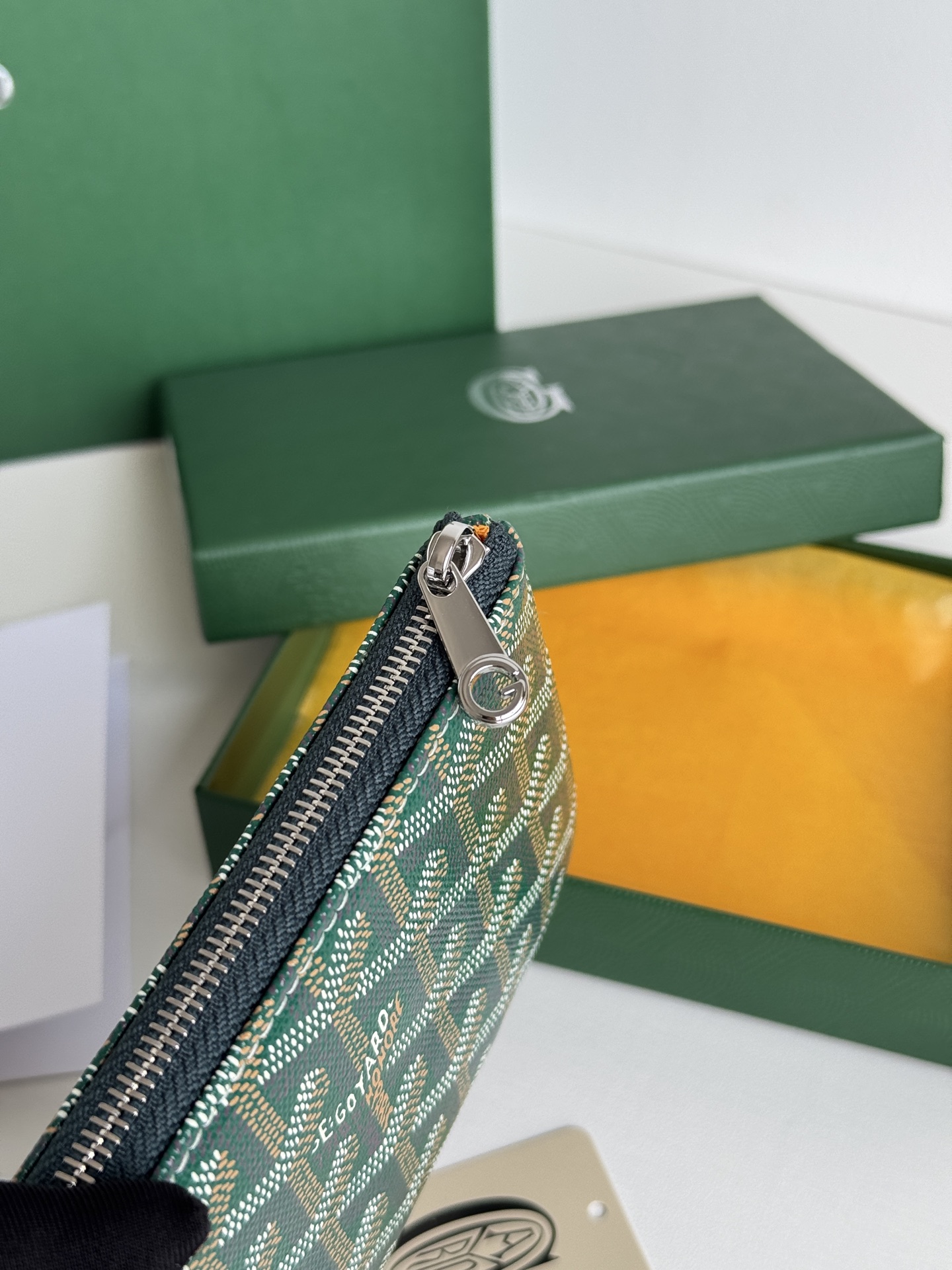 G0YARDミニハンドバッグ - 防水性・耐久性に優れた高級素材