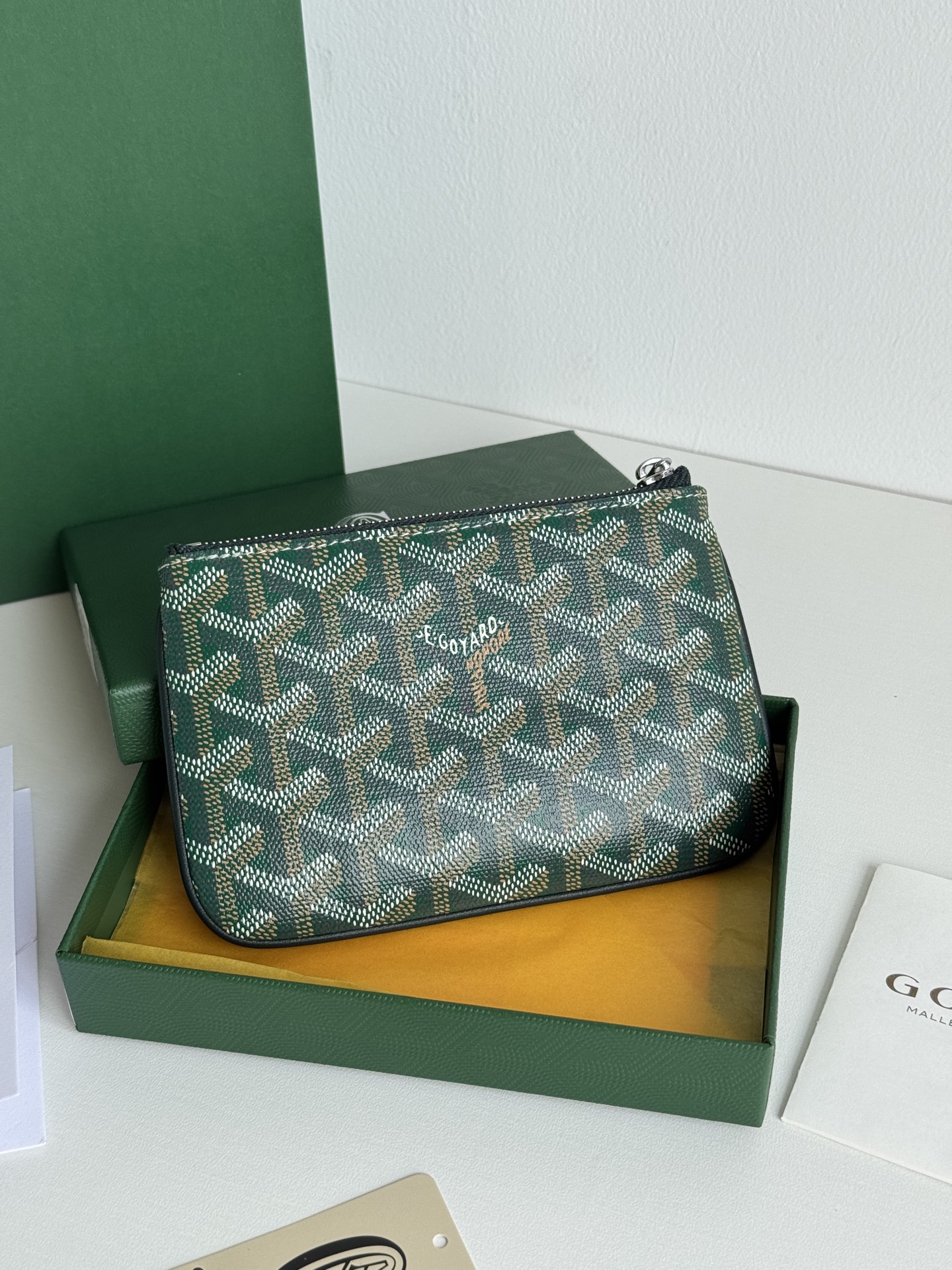 G0YARDミニハンドバッグ - 防水性・耐久性に優れた高級素材