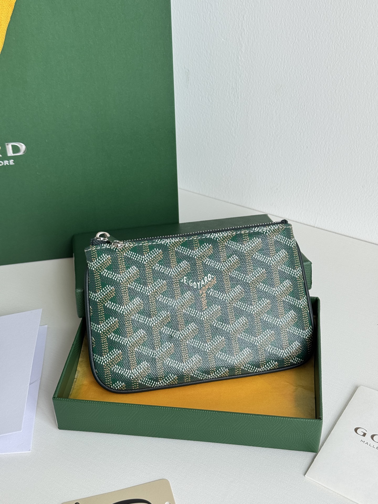 G0YARDミニハンドバッグ - 防水性・耐久性に優れた高級素材