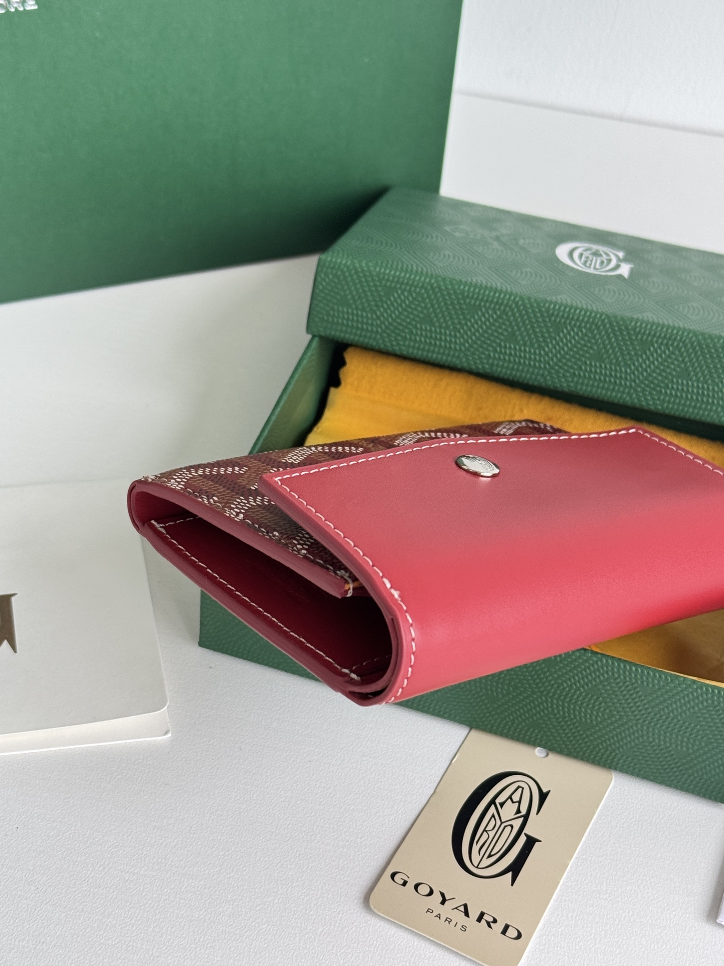 Saint-Gabriel 三折財布 - Goyardine帆布と小牛皮製の軽量デザイン