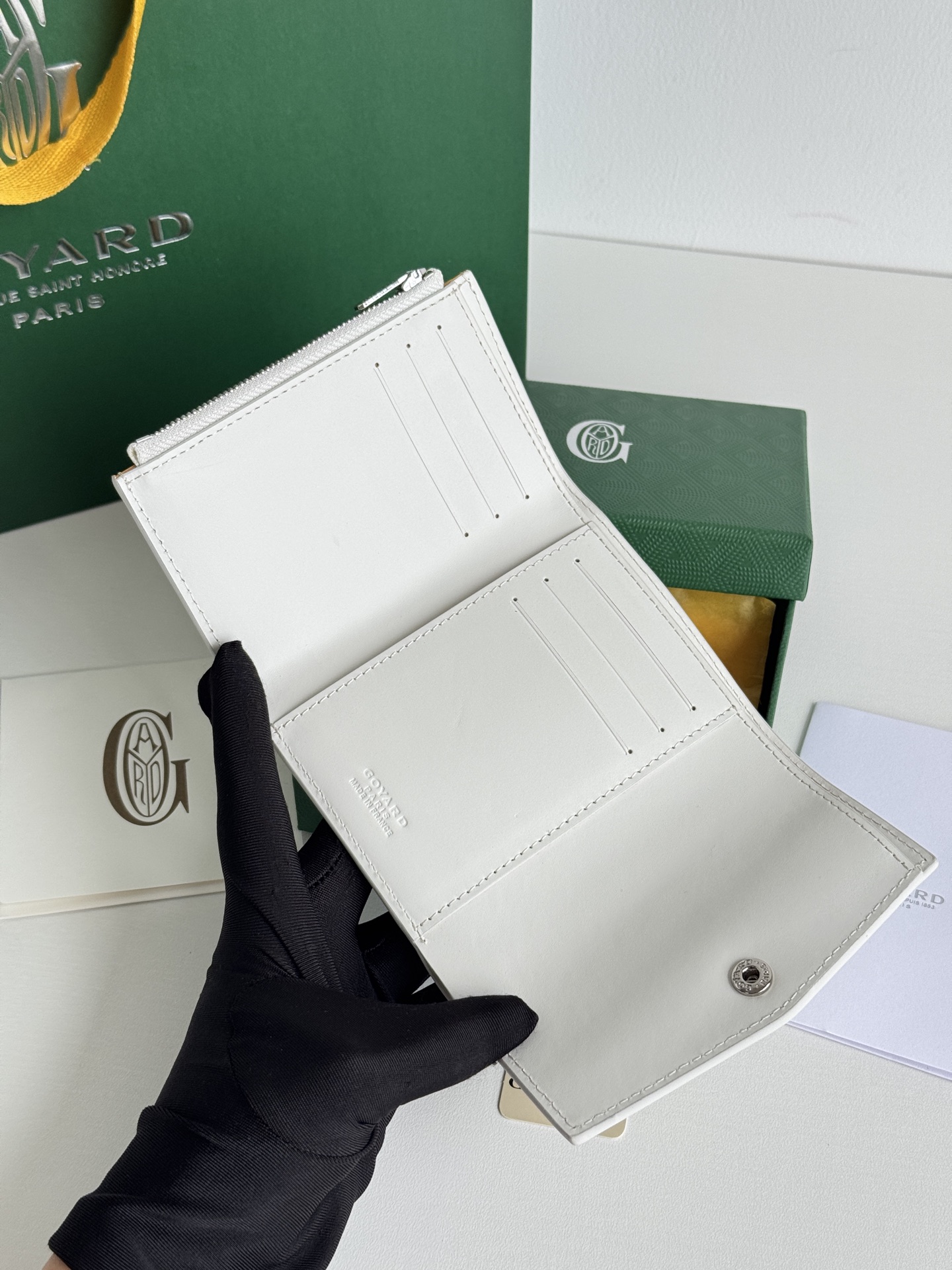 Saint-Gabriel 三折財布 - Goyardine帆布と小牛皮のコンパクトデザイン