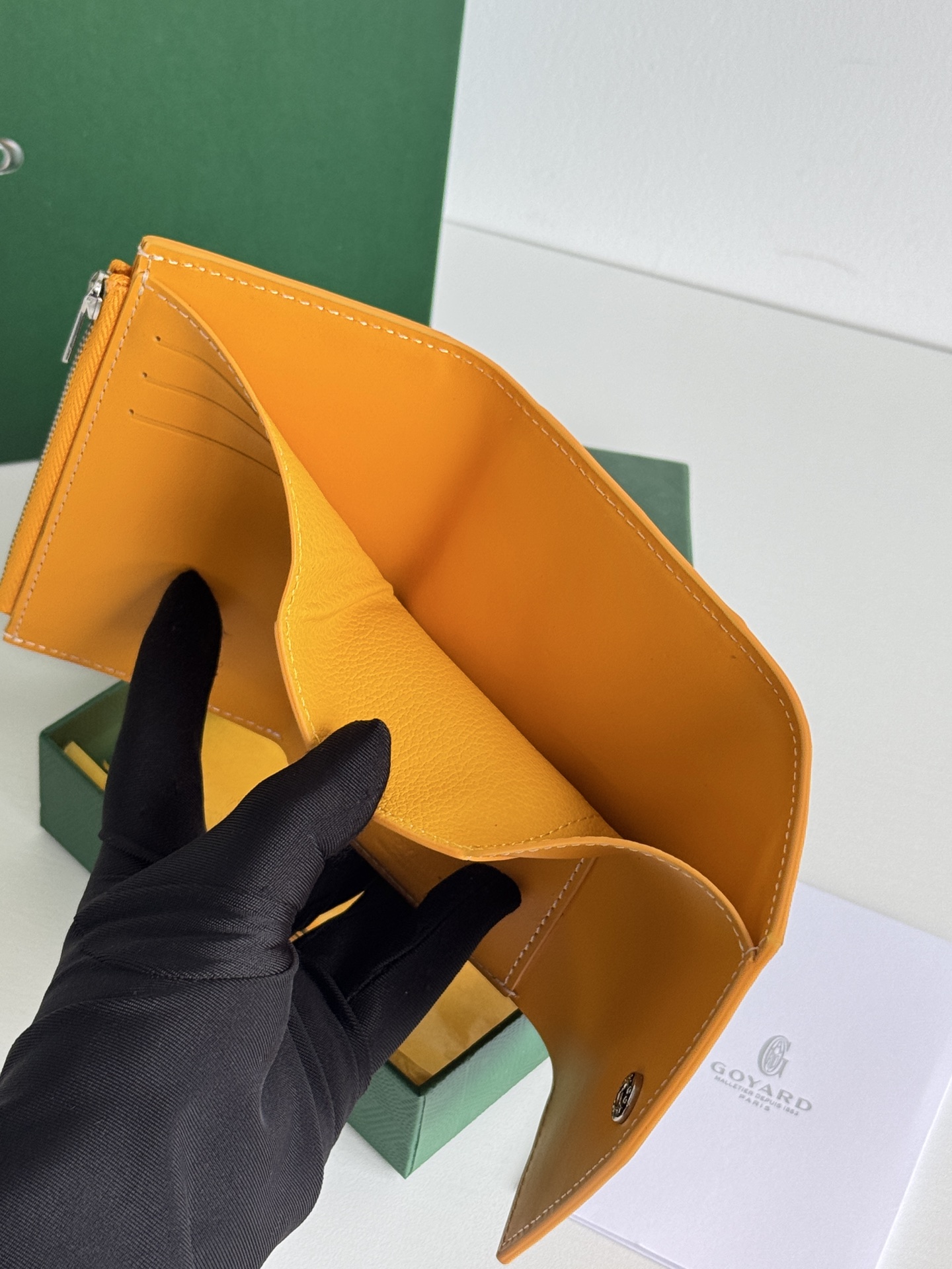 Saint-Gabriel 三折財布 - Goyardine帆布と小牛皮製のコンパクトデザイン