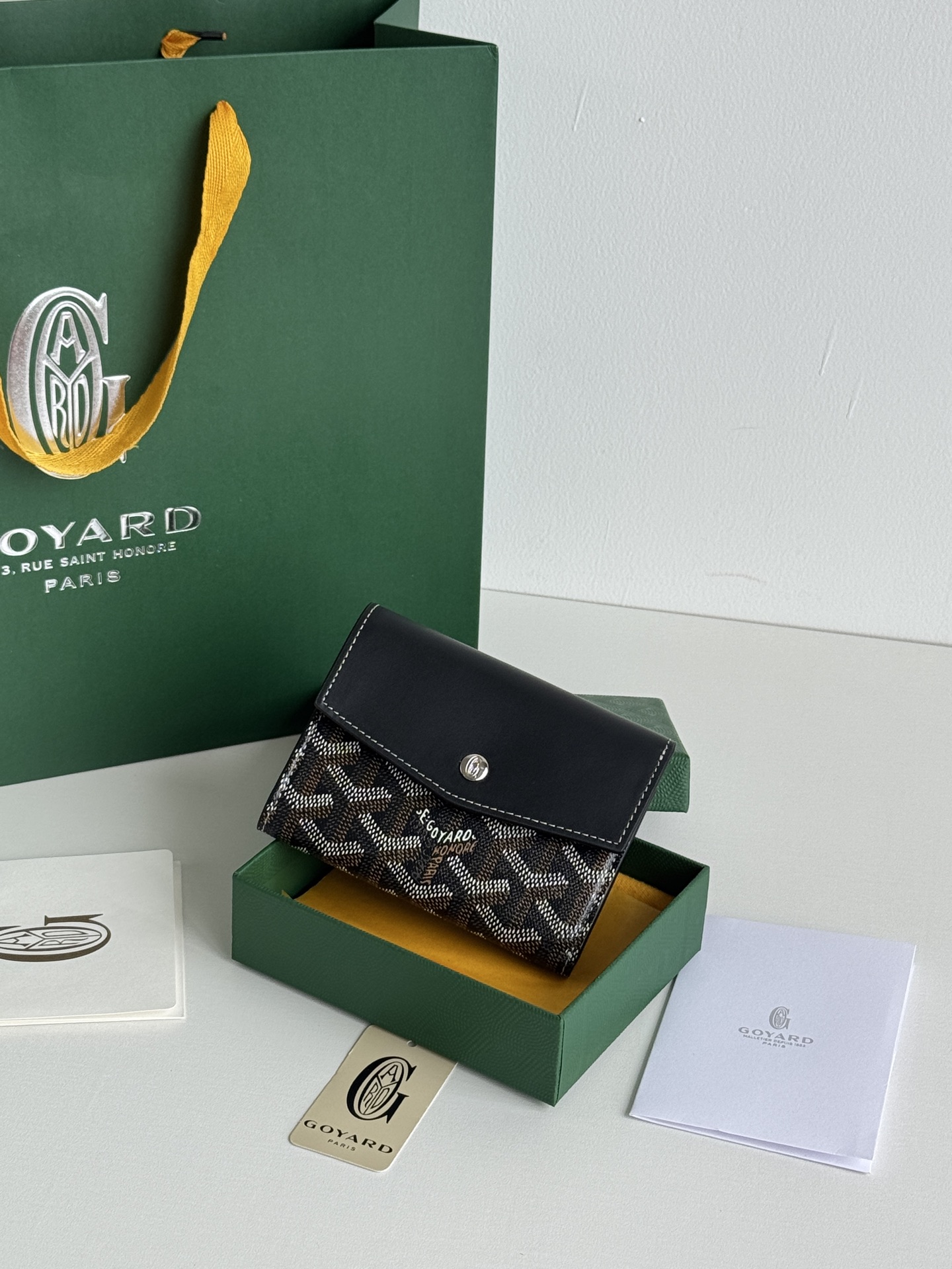 Saint-Gabriel 三折財布 | Goyardine帆布と小牛皮の高級仕立て