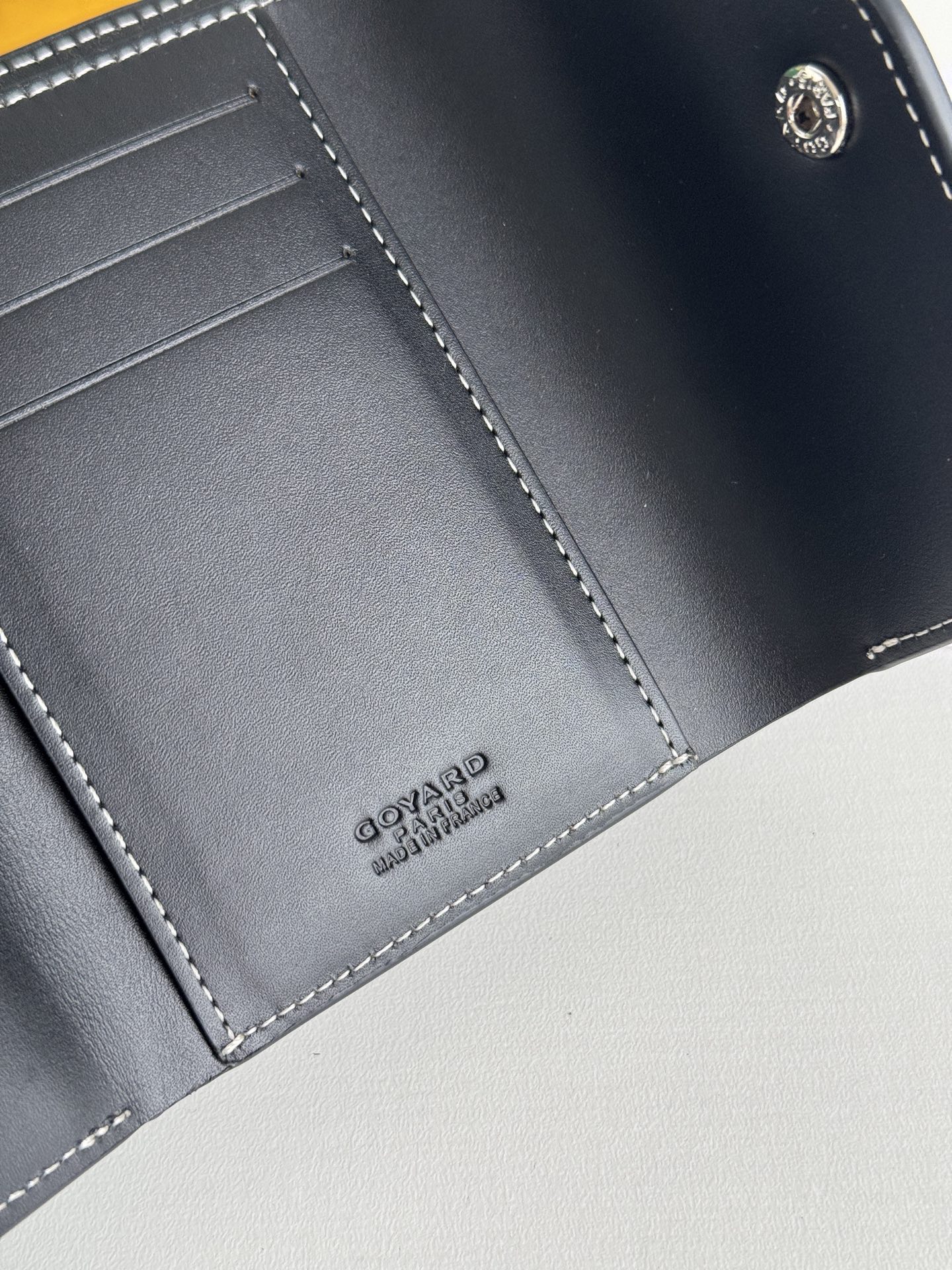 Saint-Gabriel 三折財布 | Goyardine帆布と小牛皮の高級仕立て