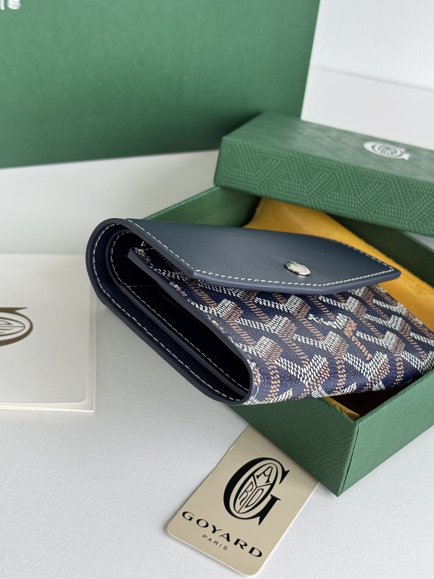 Saint-Gabriel 三折財布 - Goyardine 帆布と小牛皮のコンパクトデザイン