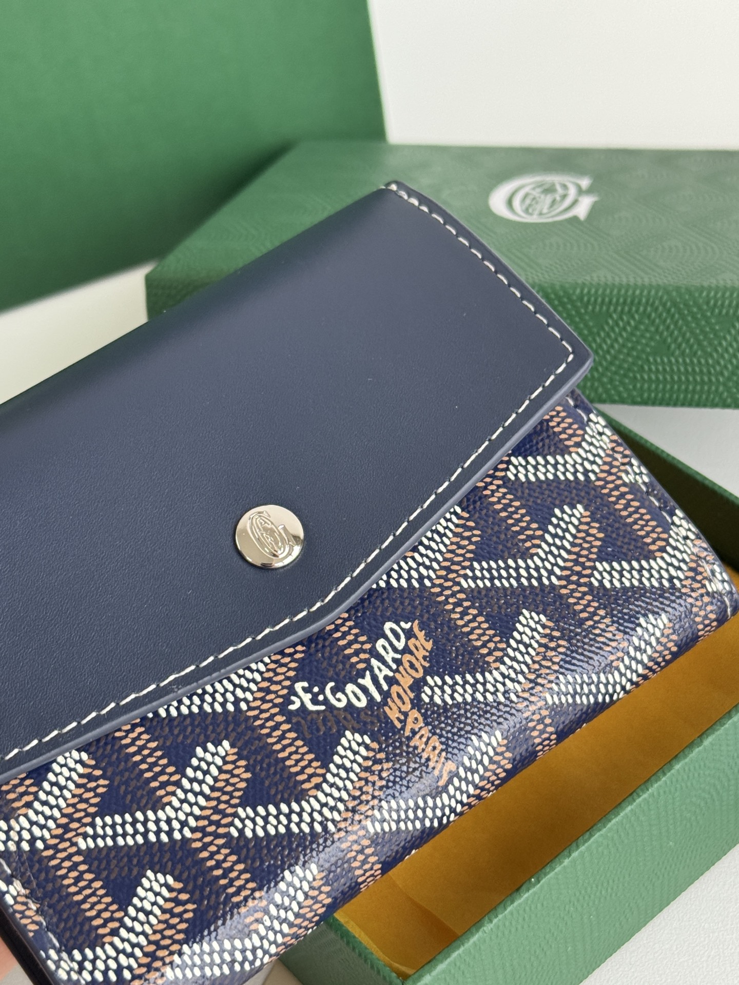 Saint-Gabriel 三折財布 - Goyardine 帆布と小牛皮のコンパクトデザイン