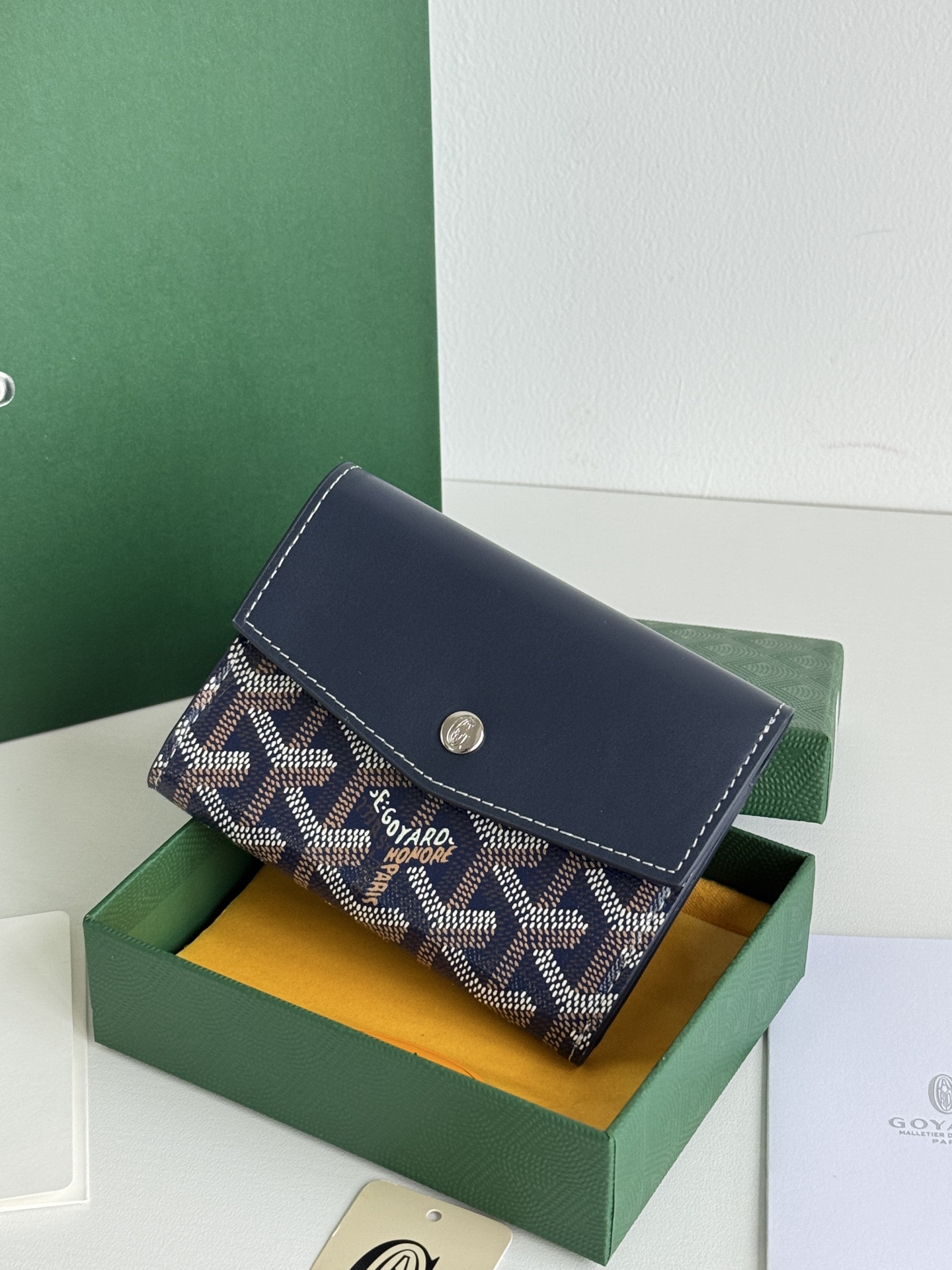 Saint-Gabriel 三折財布 - Goyardine 帆布と小牛皮のコンパクトデザイン