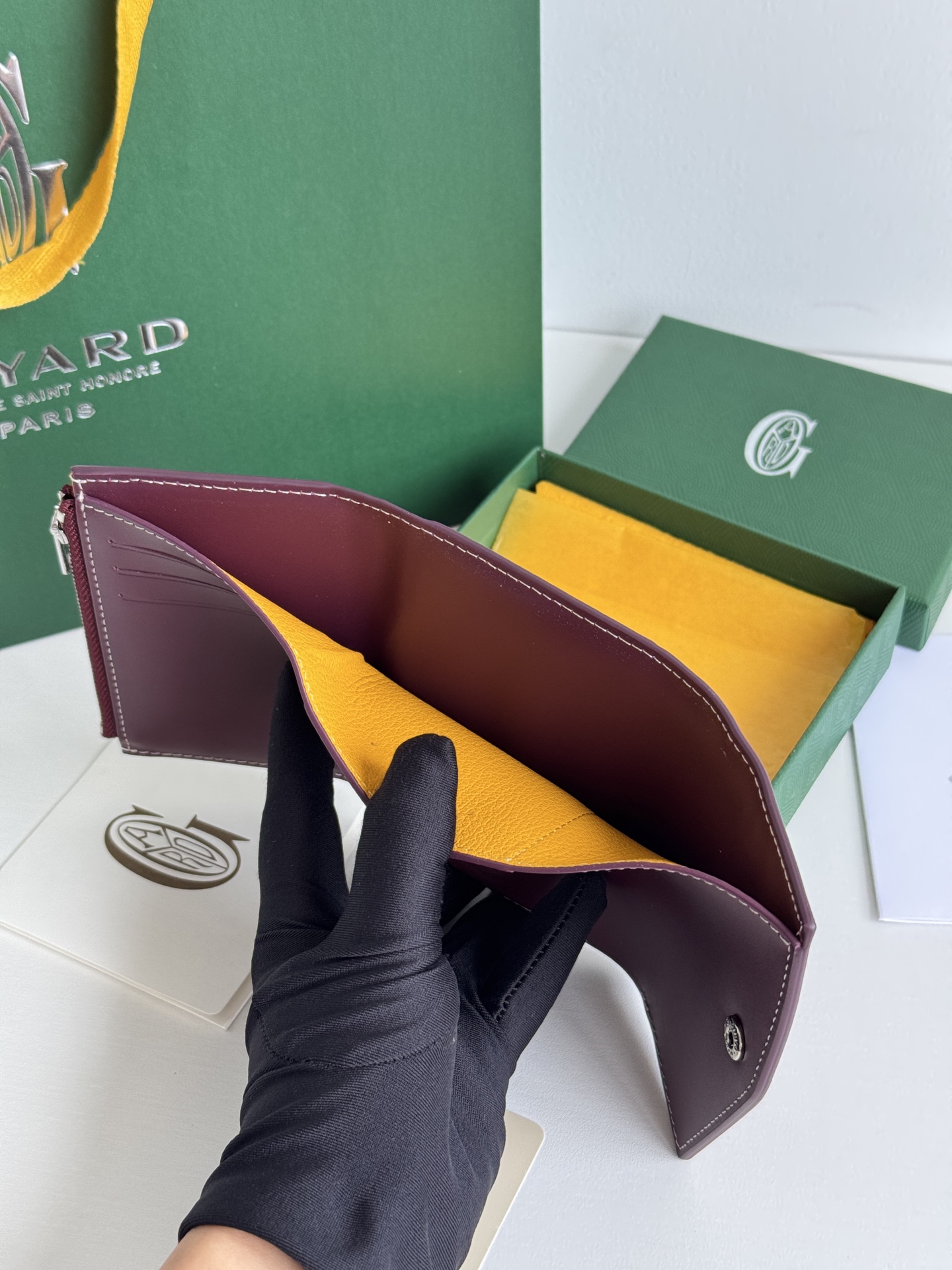 Saint-Gabriel 三折財布 - Goyardine帆布と小牛皮のエレガントなデザイン