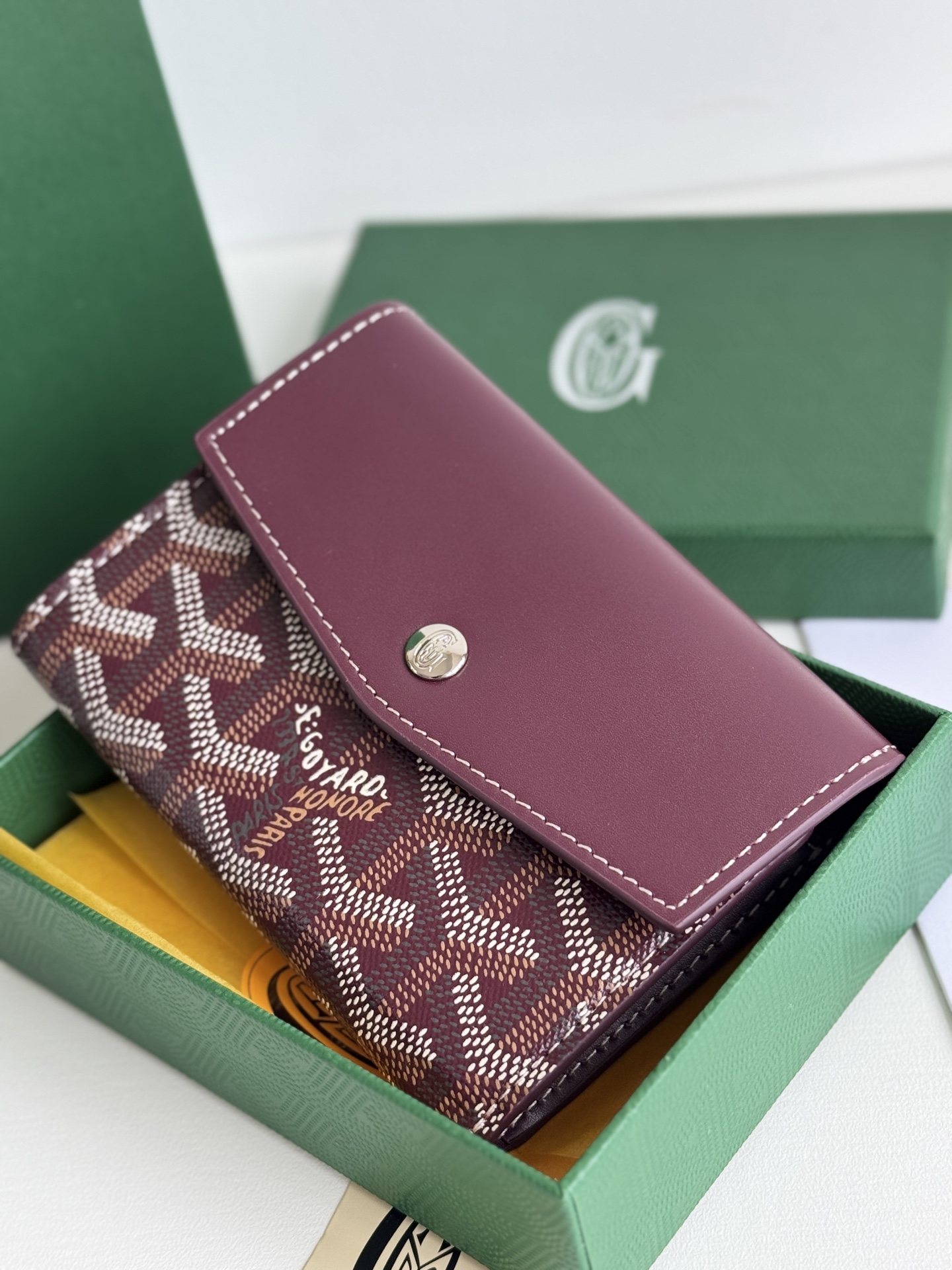Saint-Gabriel 三折財布 - Goyardine帆布と小牛皮のエレガントなデザイン