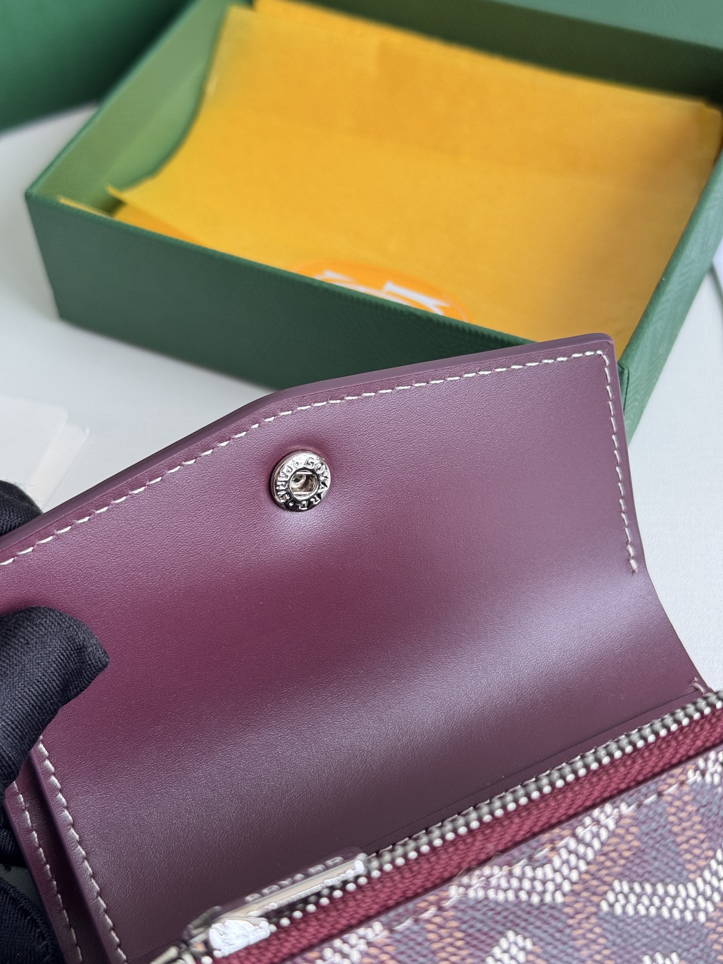 Saint-Gabriel 三折財布 - Goyardine帆布と小牛皮のエレガントなデザイン