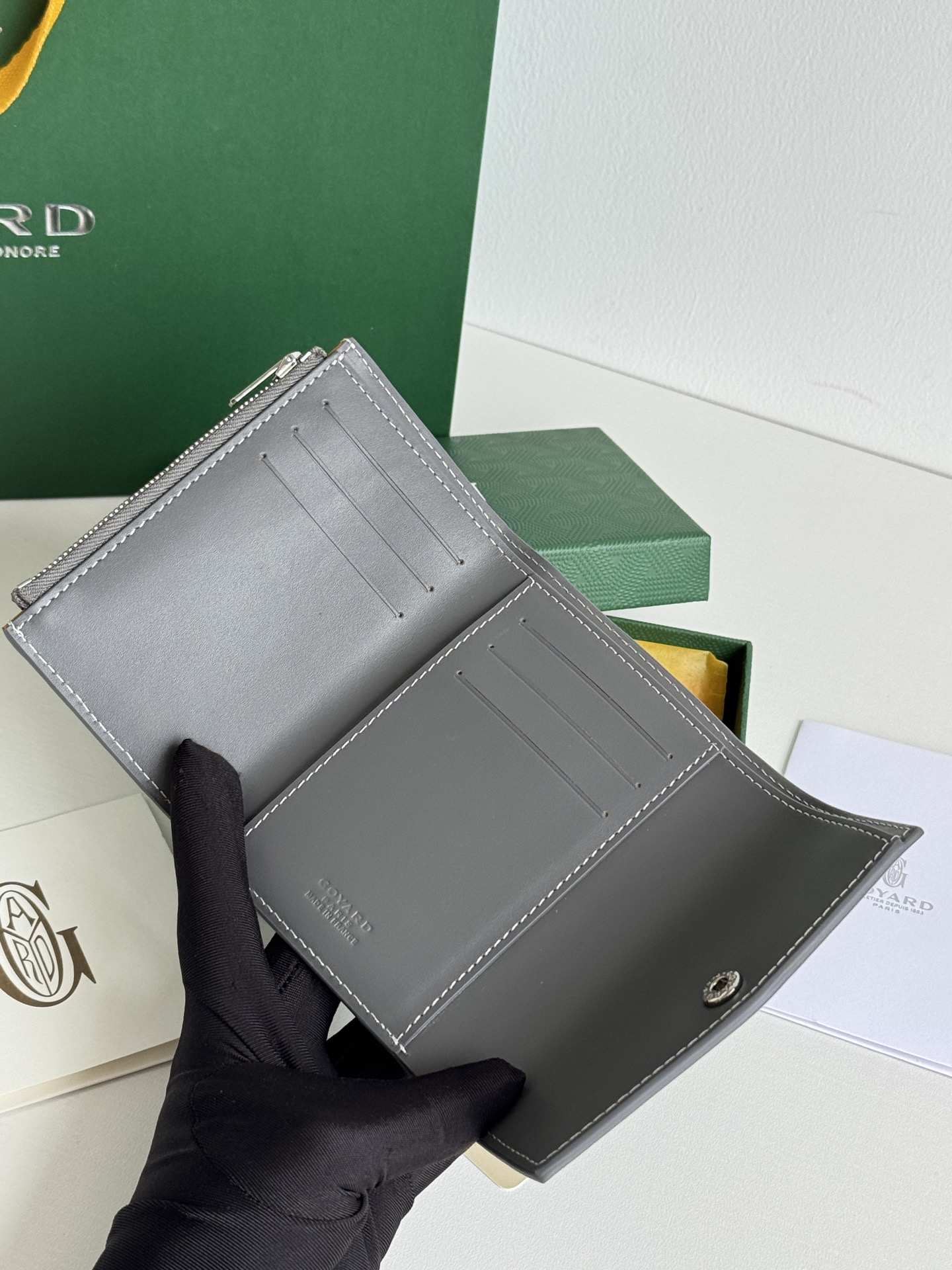 Saint-Gabriel 三折財布 - Goyardine帆布と小牛皮の高級仕立て