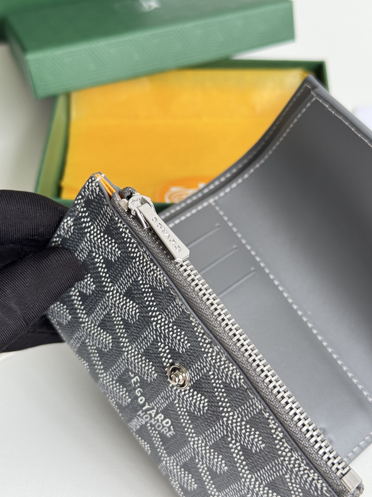 Saint-Gabriel 三折財布 - Goyardine帆布と小牛皮の高級仕立て