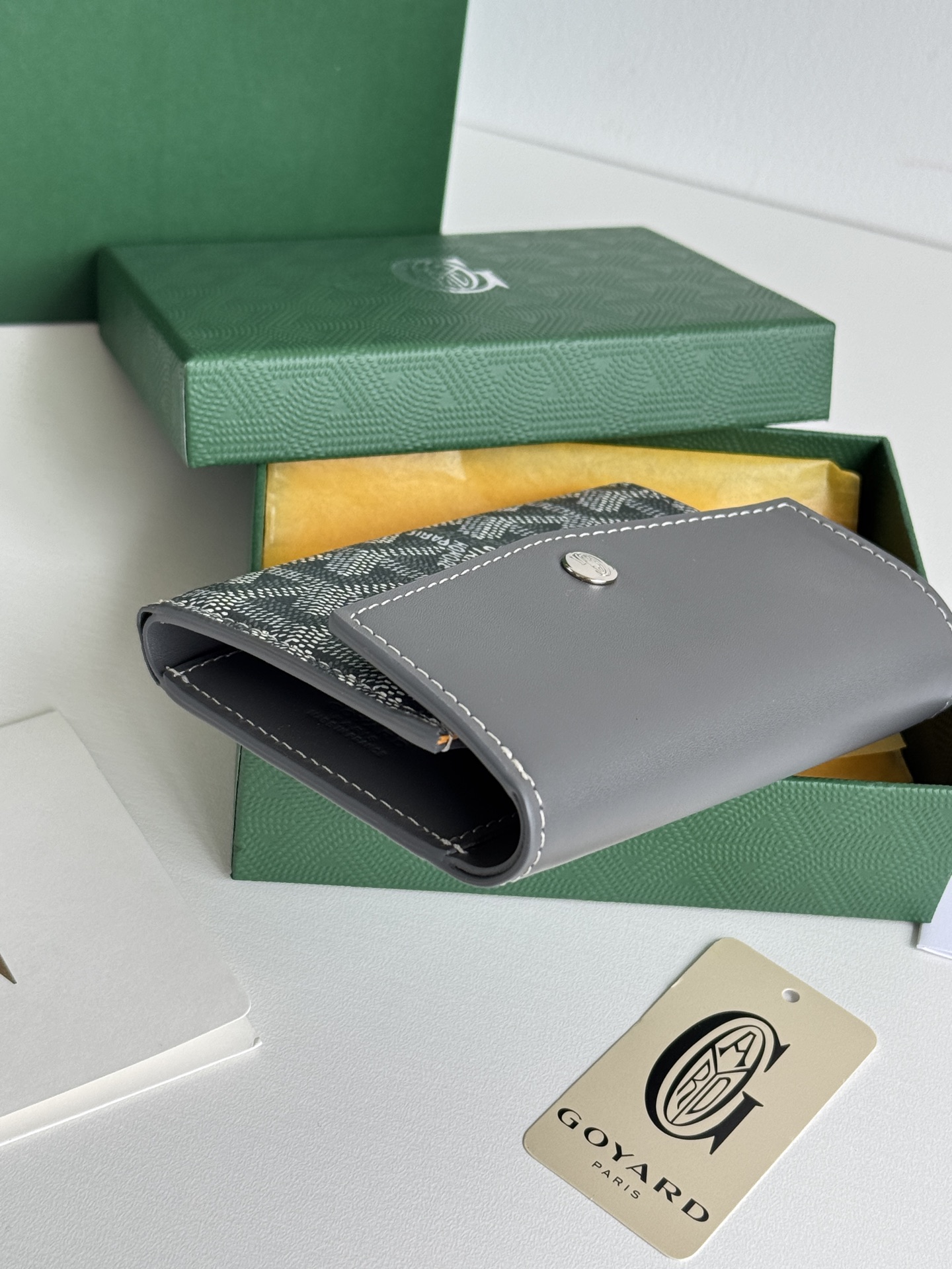 Saint-Gabriel 三折財布 - Goyardine帆布と小牛皮の高級仕立て