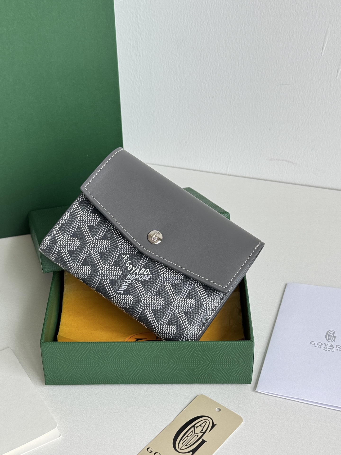 Saint-Gabriel 三折財布 - Goyardine帆布と小牛皮の高級仕立て
