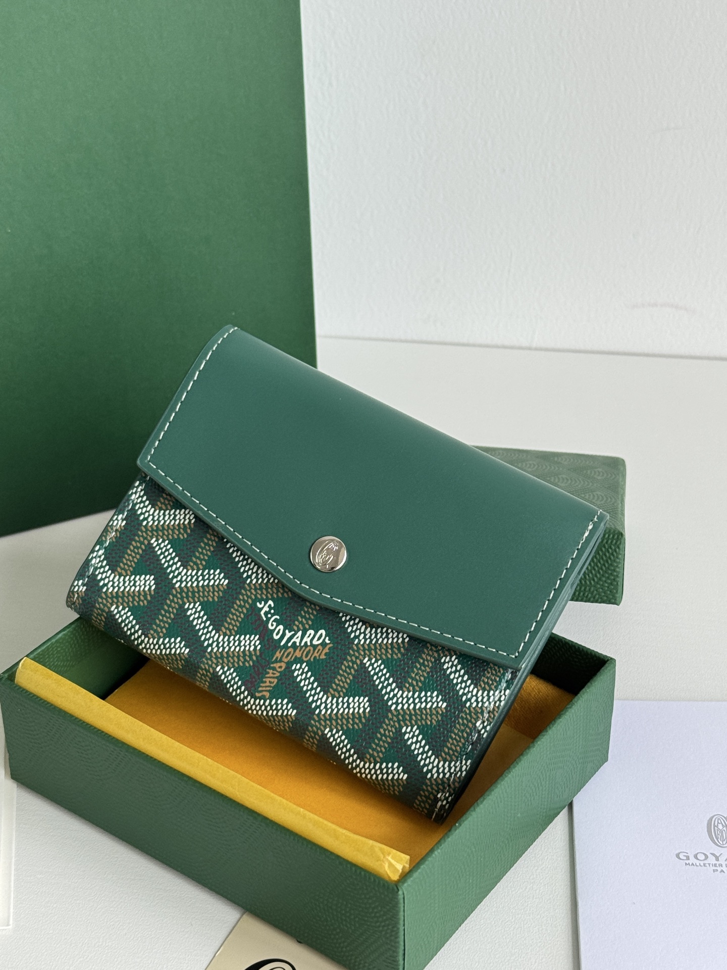 Saint-Gabriel 三折財布 - Goyardine 帆布と小牛皮のコンパクトデザイン