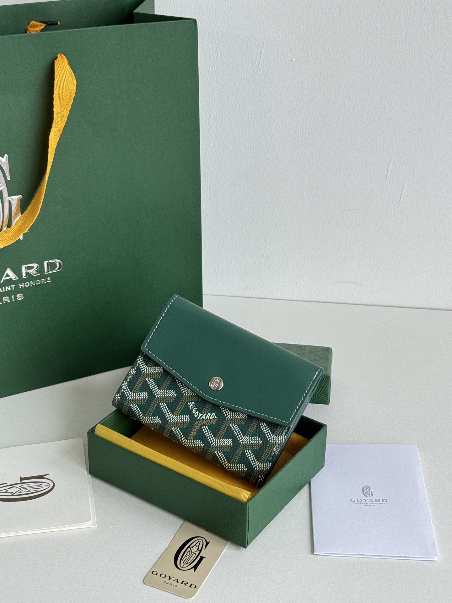 Saint-Gabriel 三折財布 - Goyardine 帆布と小牛皮のコンパクトデザイン