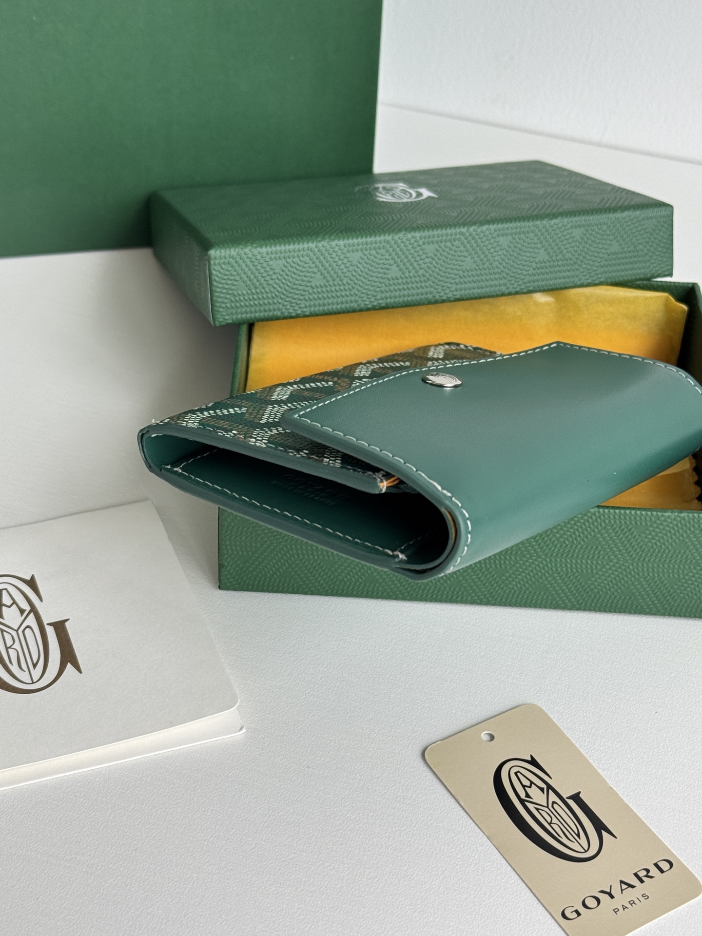 Saint-Gabriel 三折財布 - Goyardine 帆布と小牛皮のコンパクトデザイン