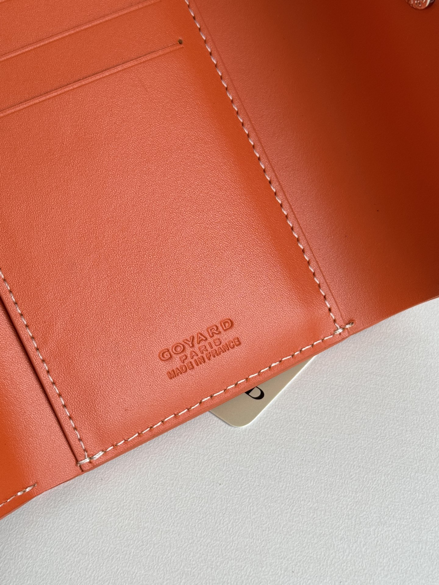 Saint-Gabriel 三折財布 Goyardine帆布と小牛皮製の軽量デザイン