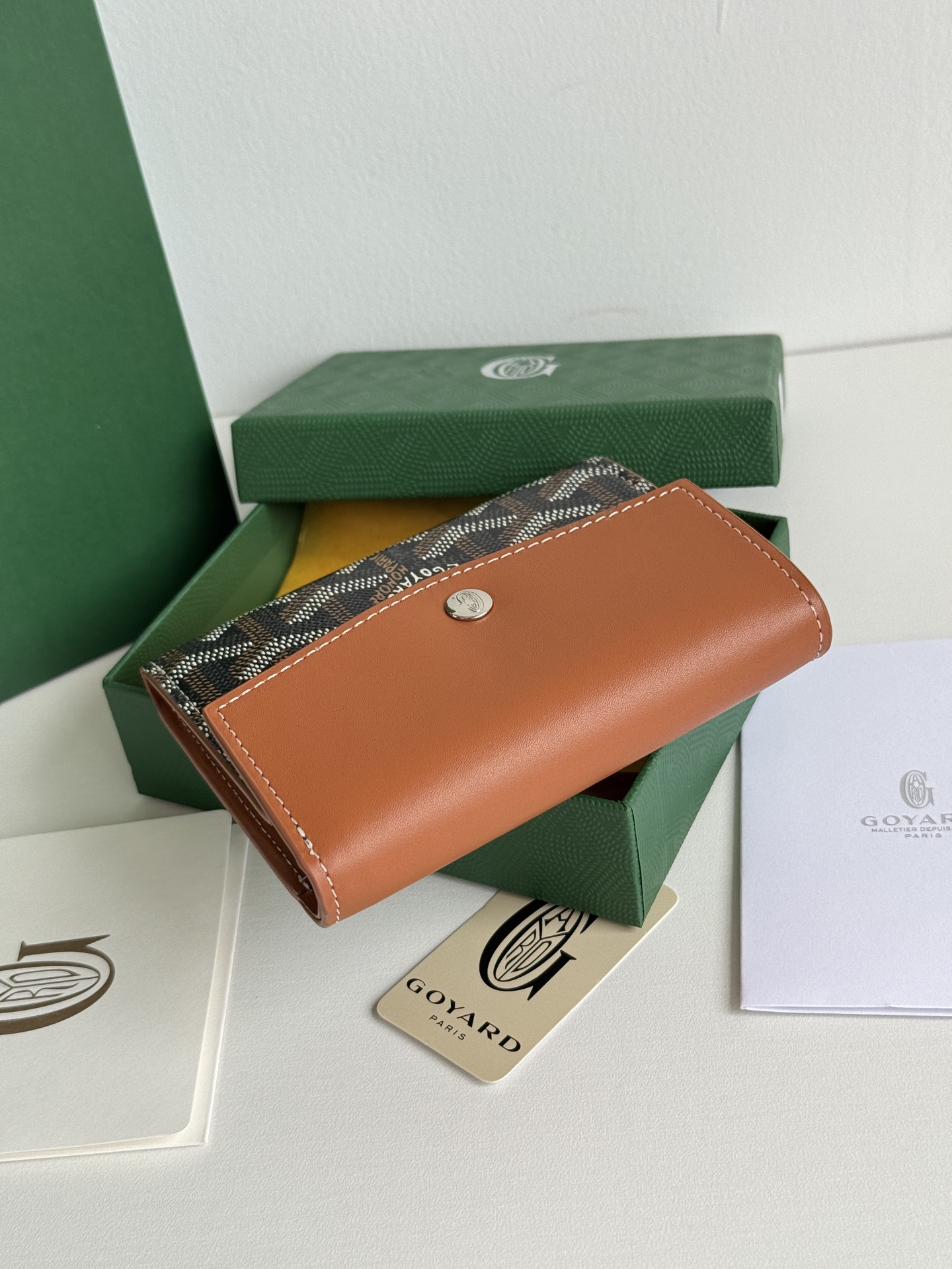 Saint-Gabriel 三折財布 - Goyardine帆布と小牛皮のエレガントなデザイン