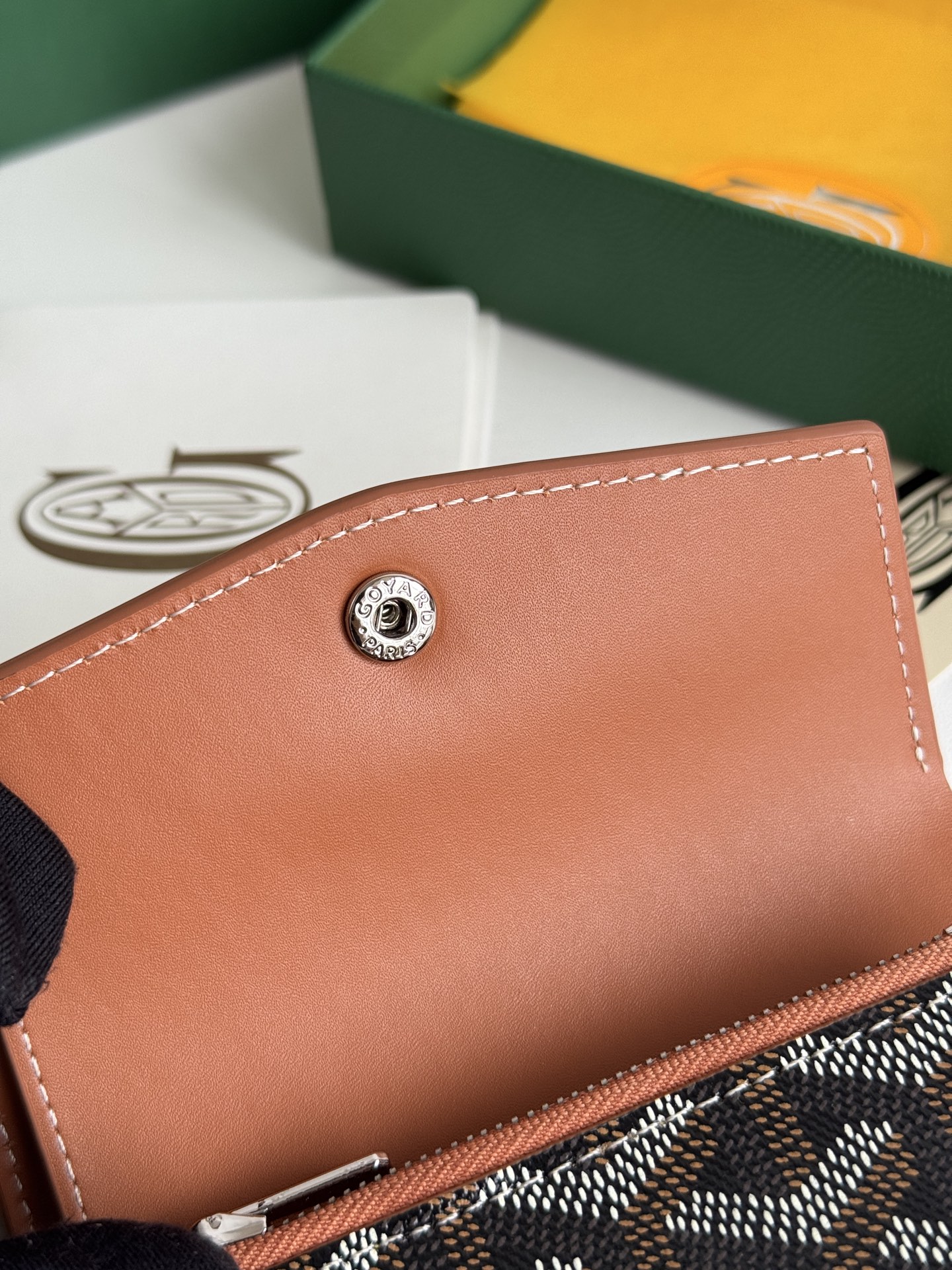 Saint-Gabriel 三折財布 - Goyardine帆布と小牛皮のエレガントなデザイン