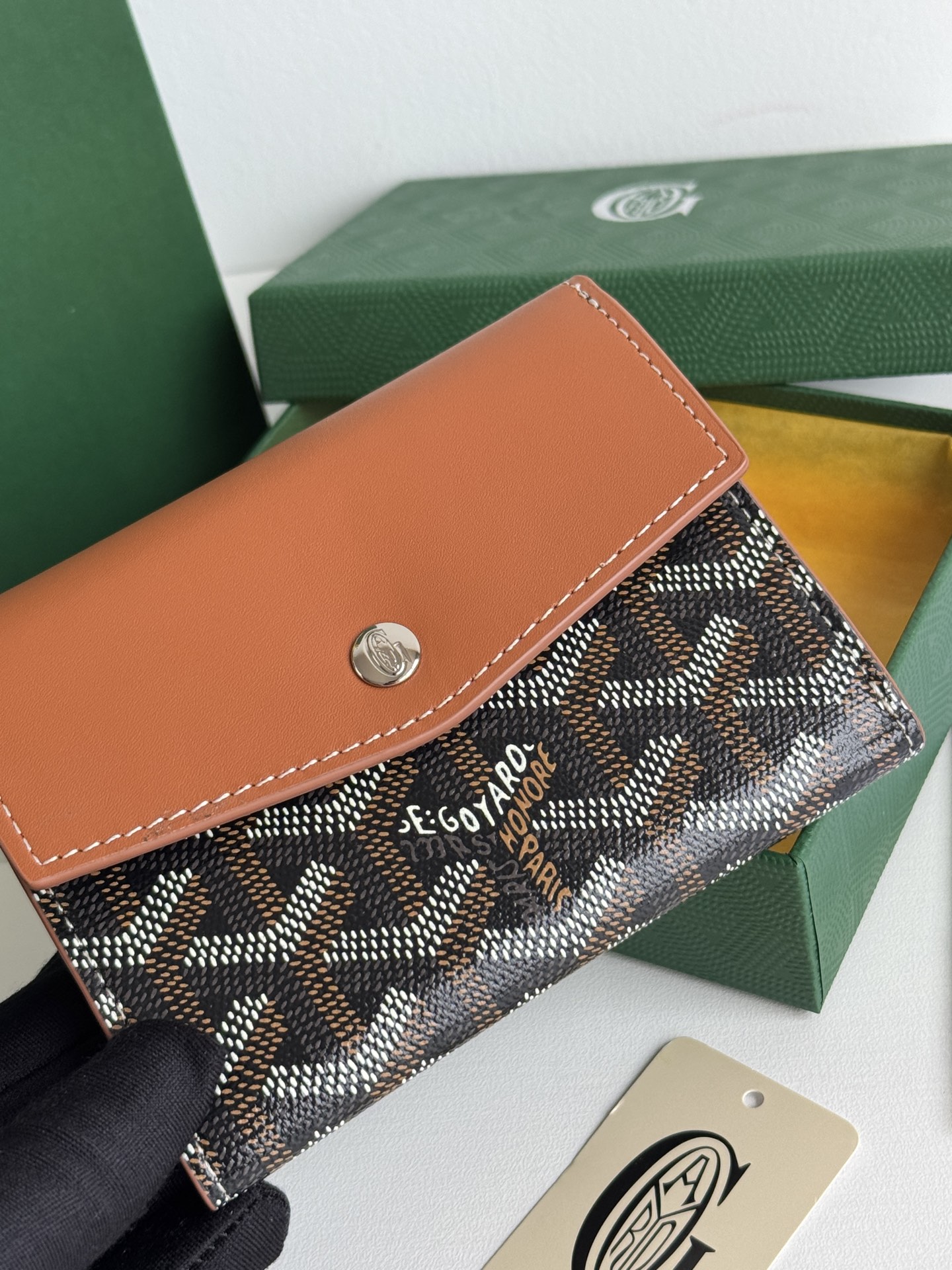 Saint-Gabriel 三折財布 - Goyardine帆布と小牛皮のエレガントなデザイン