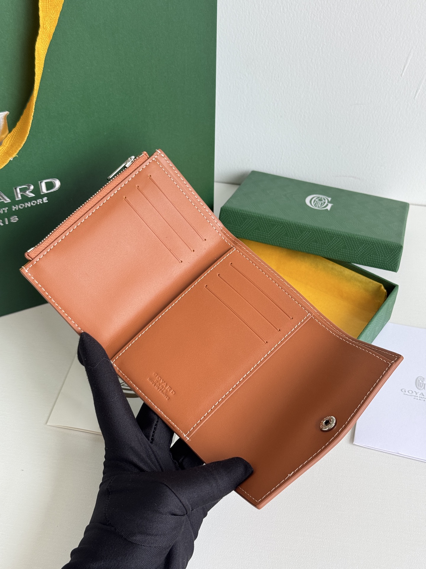 Saint-Gabriel 三折財布 - Goyardine帆布と小牛皮のエレガントなデザイン