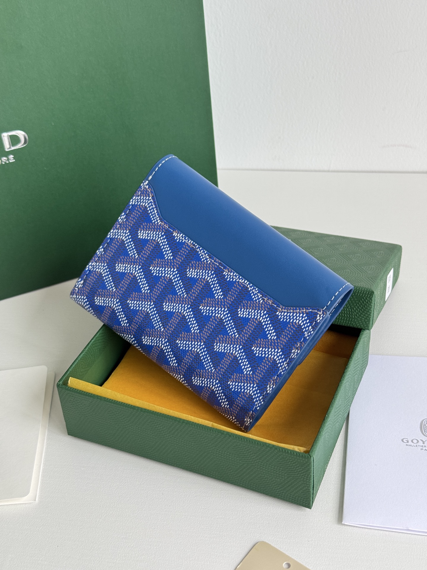 Saint-Gabriel 三折財布 - Goyardine帆布と小牛皮製の軽量デザイン