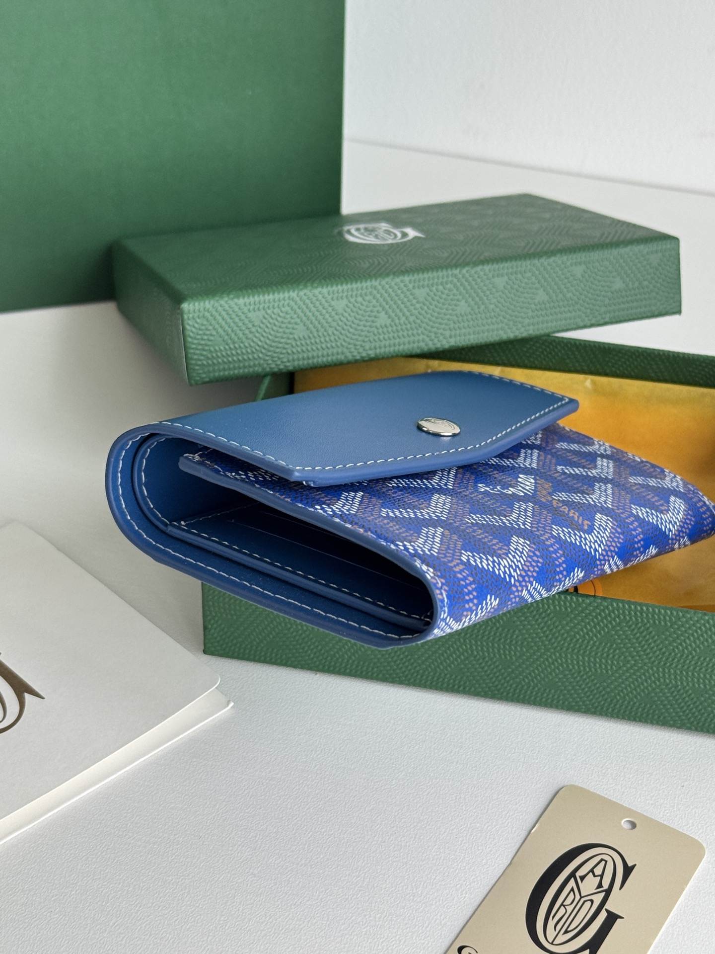 Saint-Gabriel 三折財布 - Goyardine帆布と小牛皮製の軽量デザイン