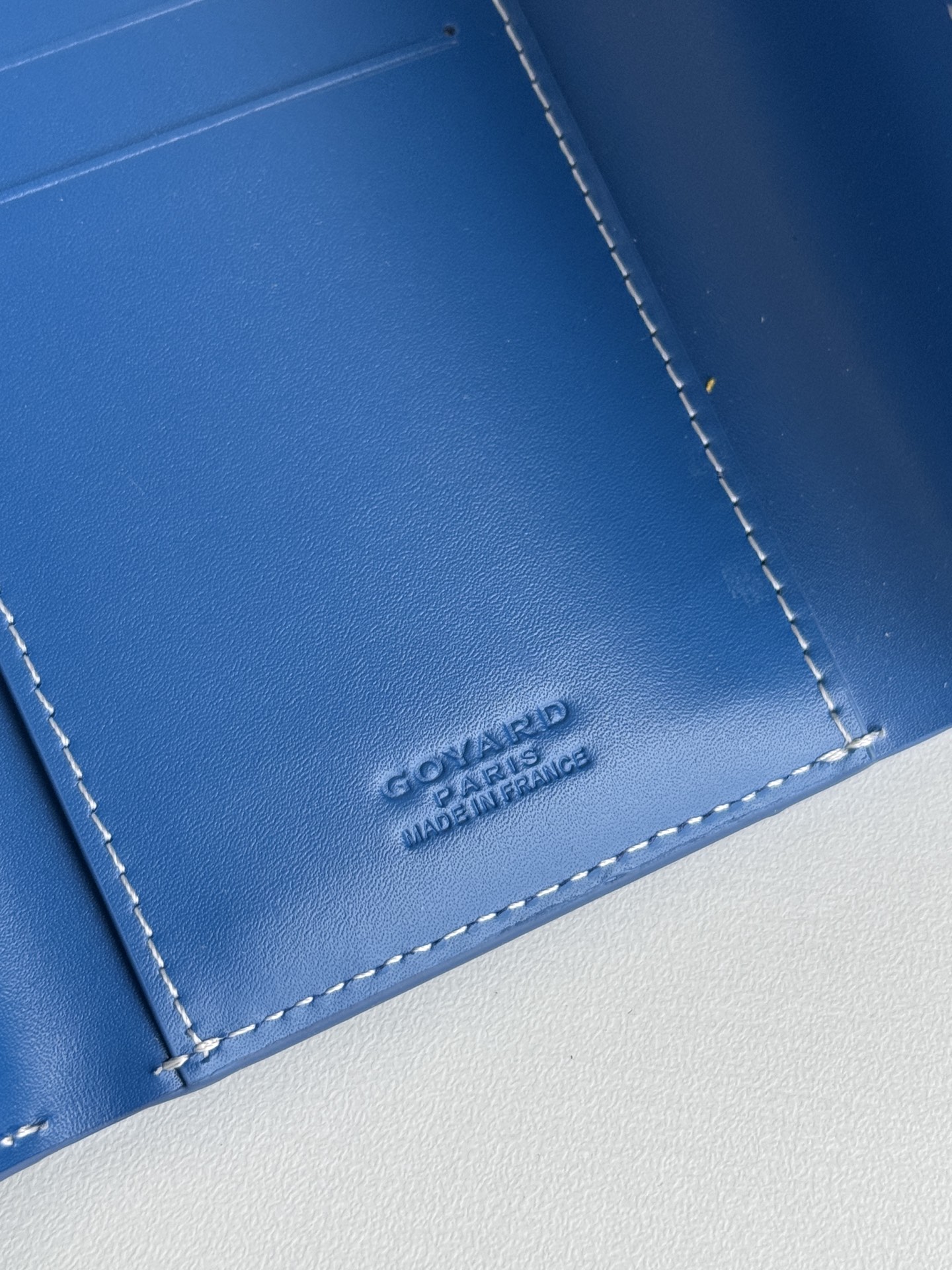 Saint-Gabriel 三折財布 - Goyardine帆布と小牛皮製の軽量デザイン