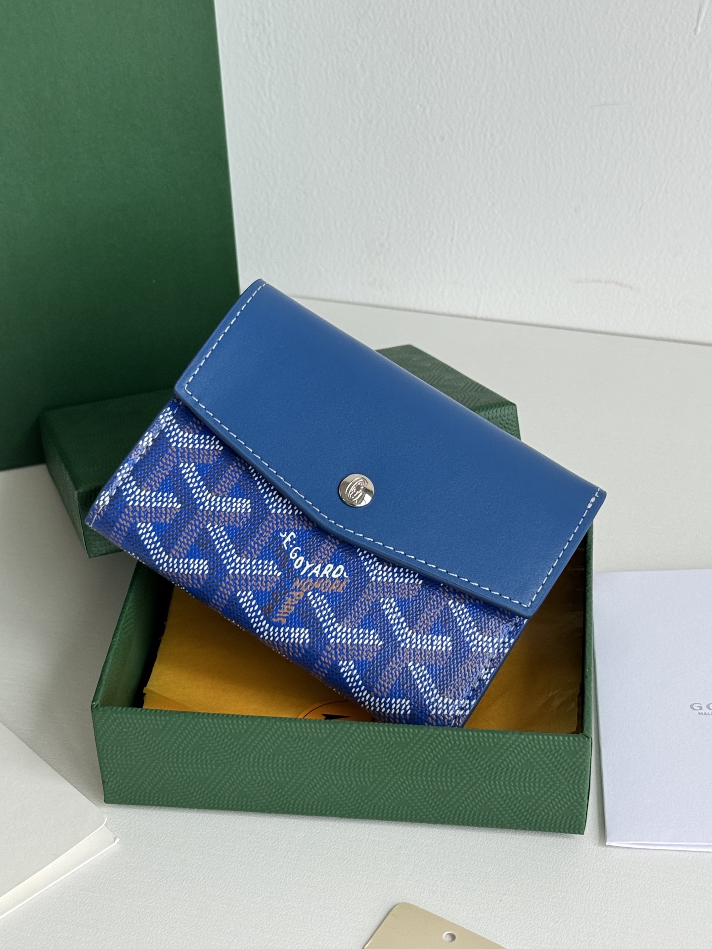 Saint-Gabriel 三折財布 - Goyardine帆布と小牛皮製の軽量デザイン