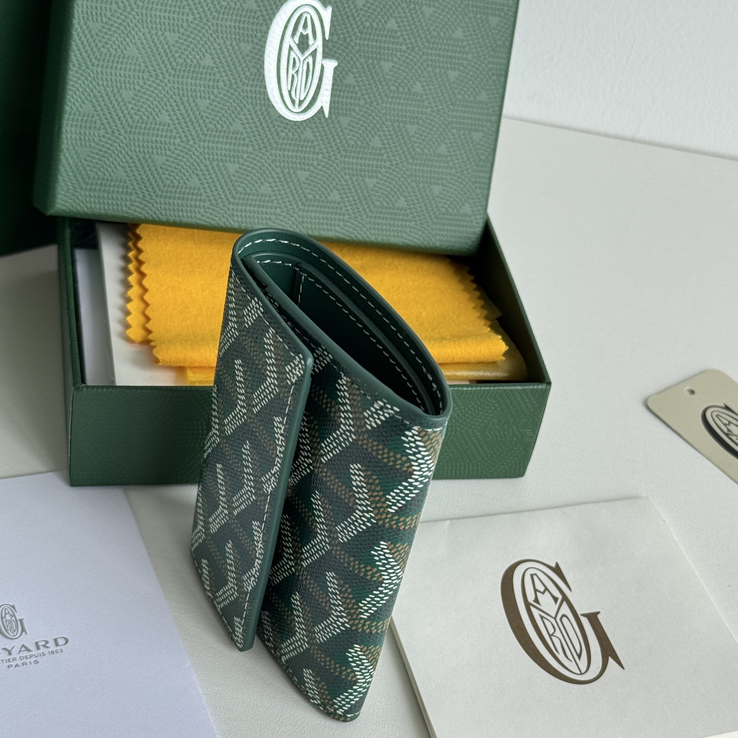 Marigny 零钱包 - 硬币・カード・紙钞収納に最適なコンパクトデザイン