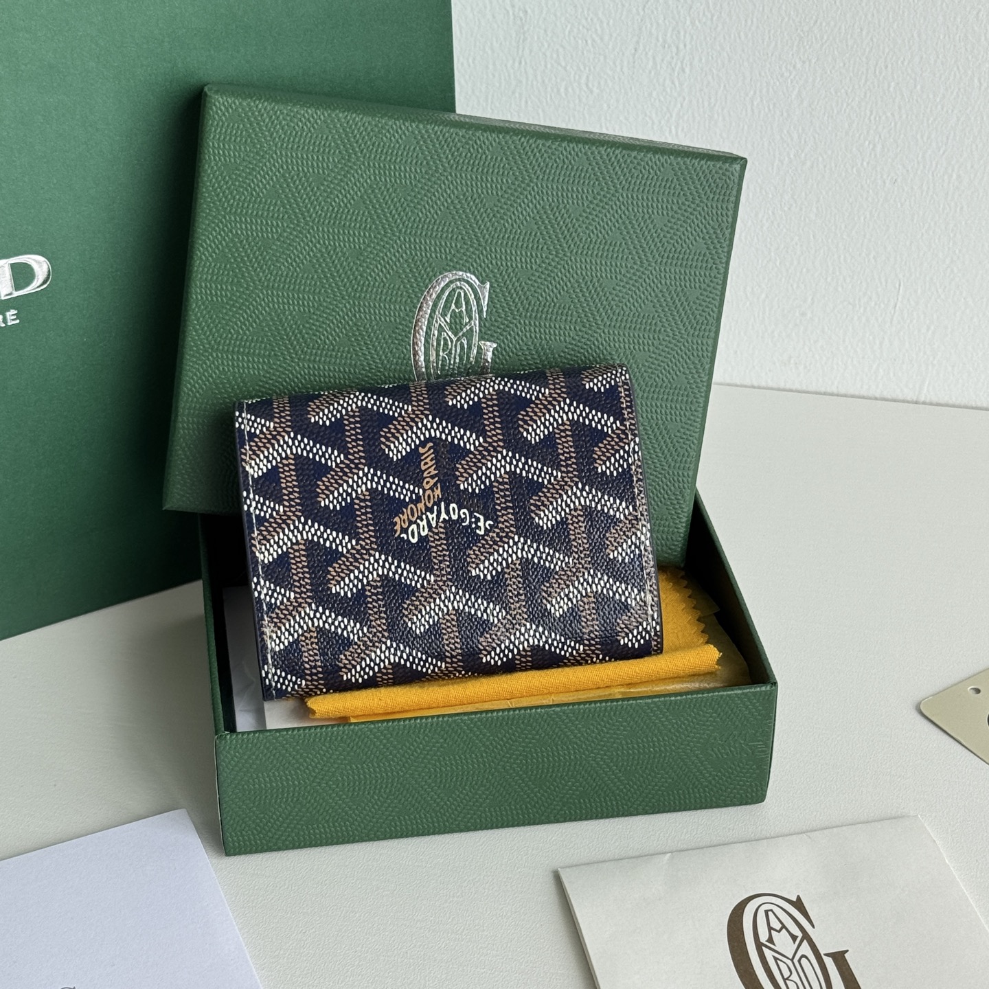 Marigny 零钱包 - 便利なコイン収納とカードポケット付き