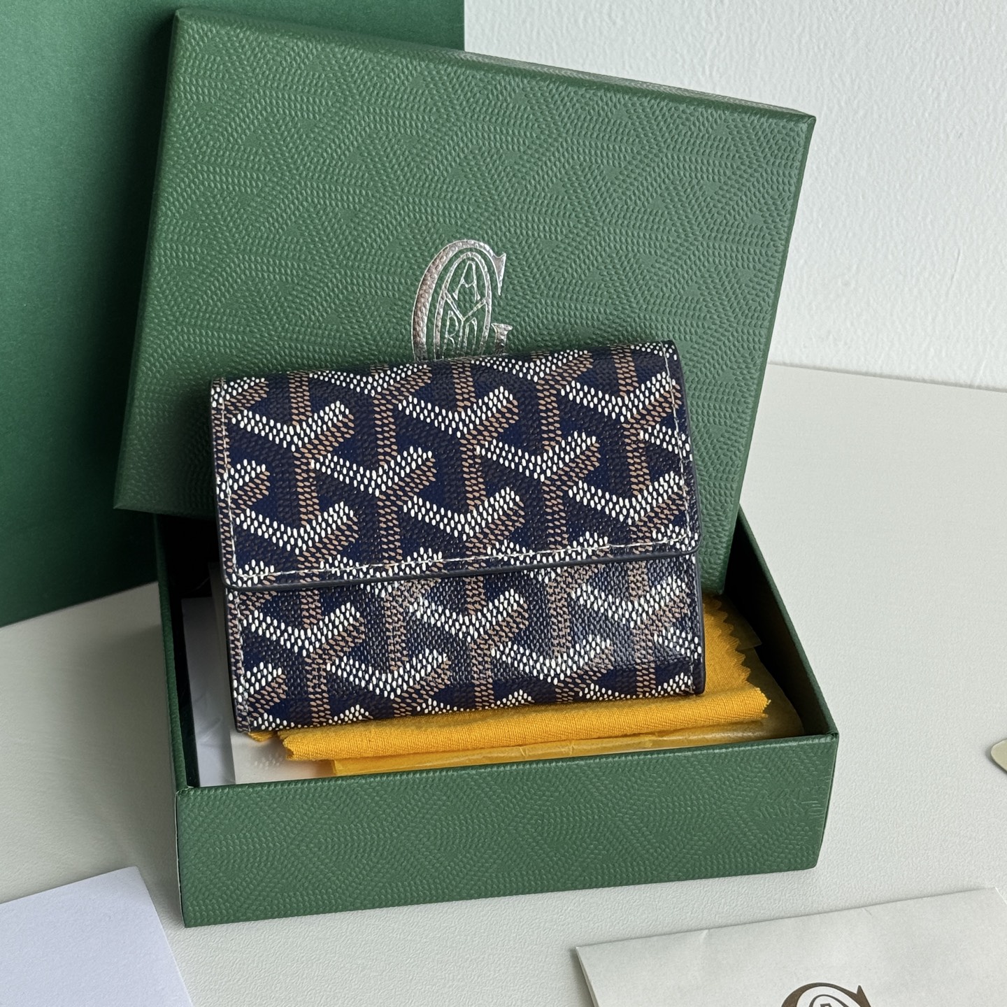 Marigny 零钱包 - 便利なコイン収納とカードポケット付き