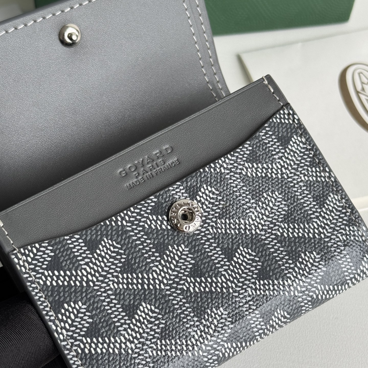 Marigny 零钱包 - 按扣開合で便利な収納