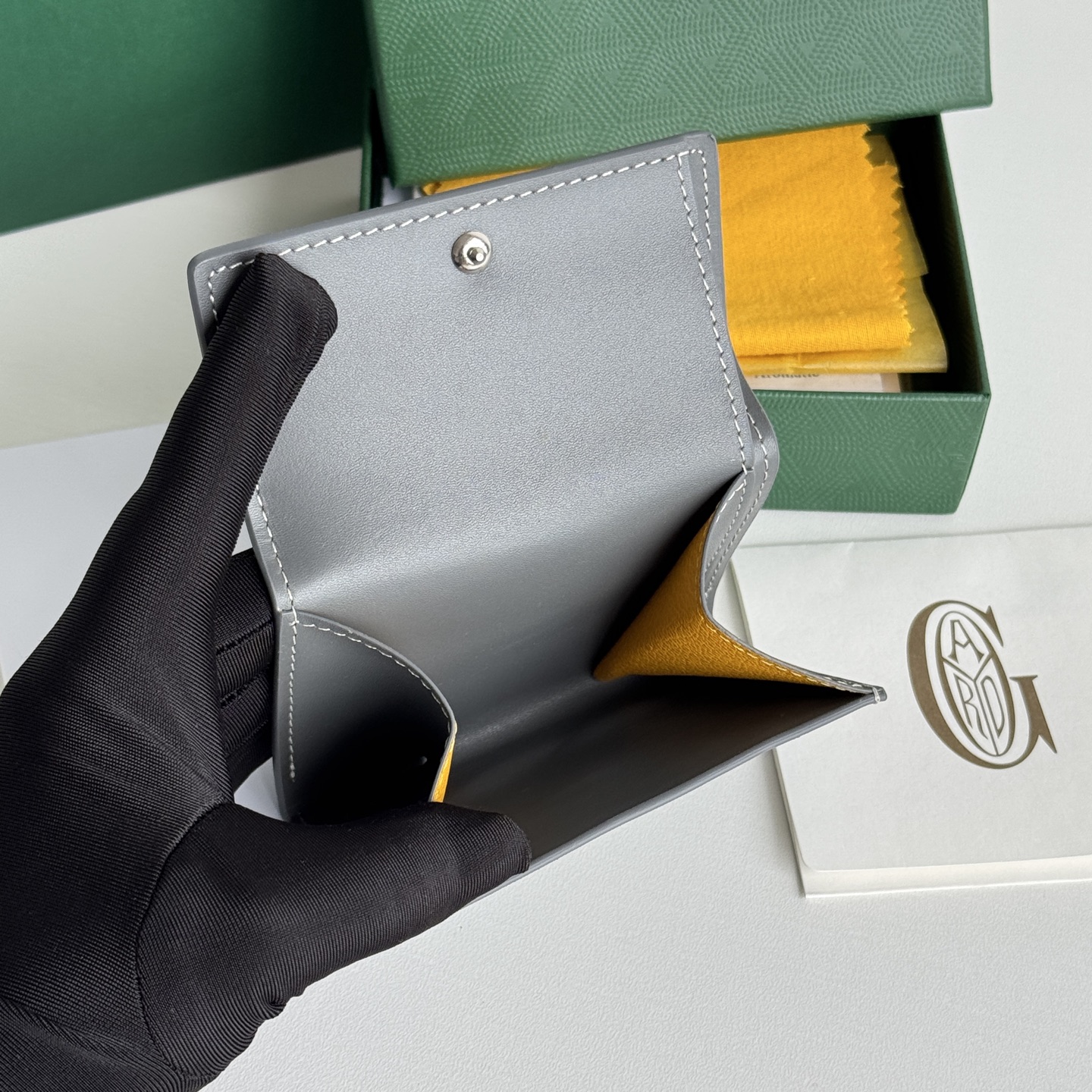 Marigny 零钱包 - 按扣開合で便利な収納