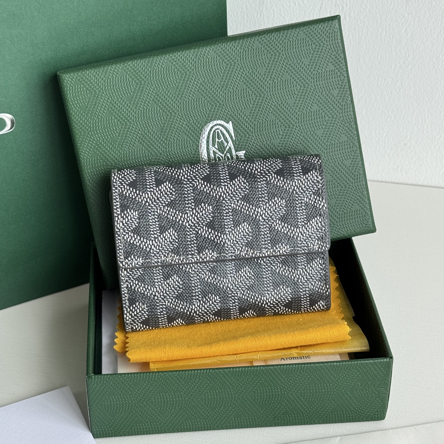 Marigny 零钱包 - 按扣開合で便利な収納