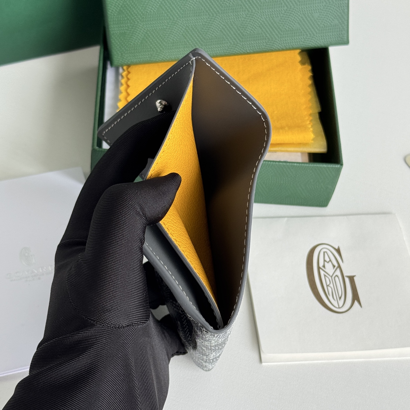 Marigny 零钱包 - 按扣開合で便利な収納