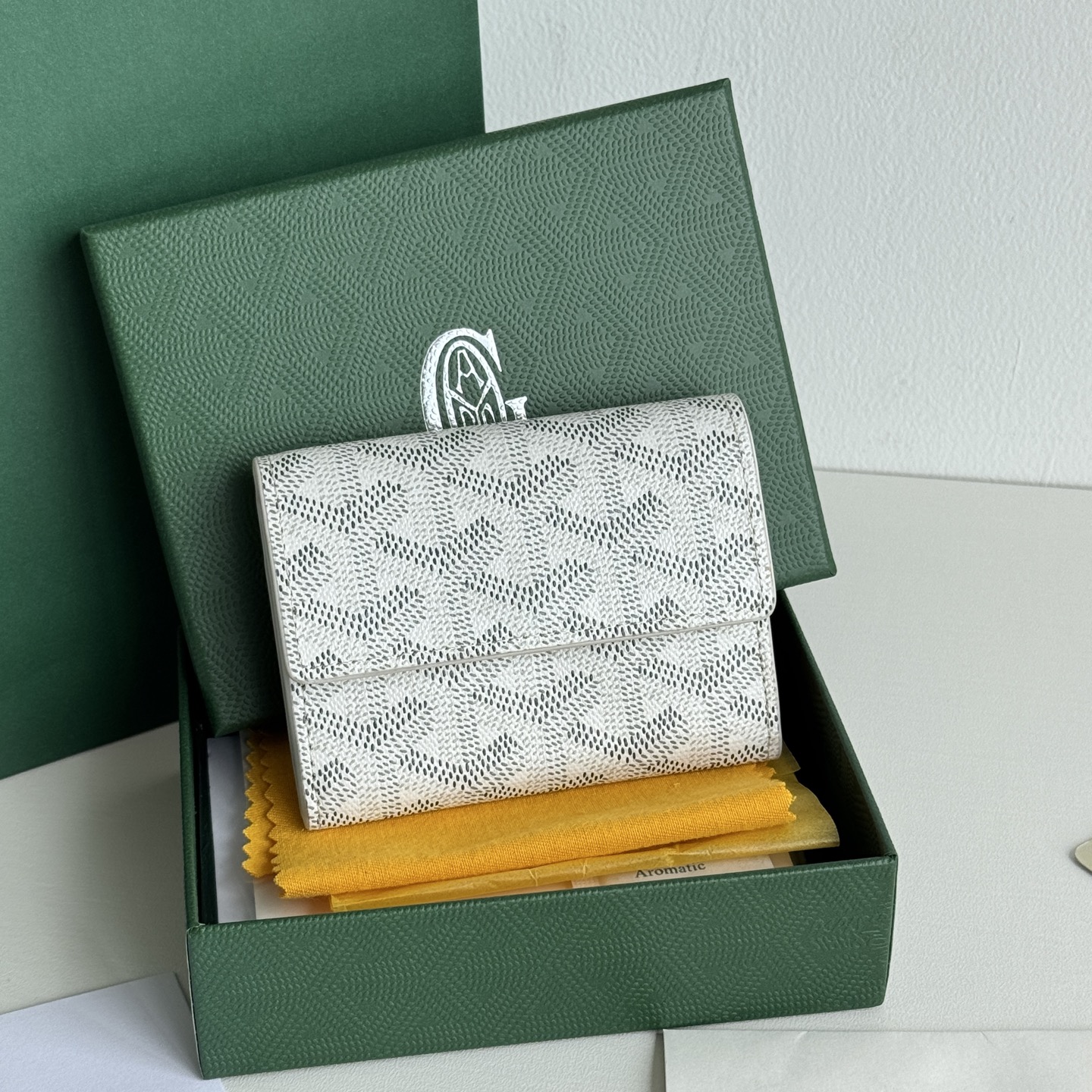 Marigny 零钱包 - 硬币・カード・紙幣の収納に最適なデザイン