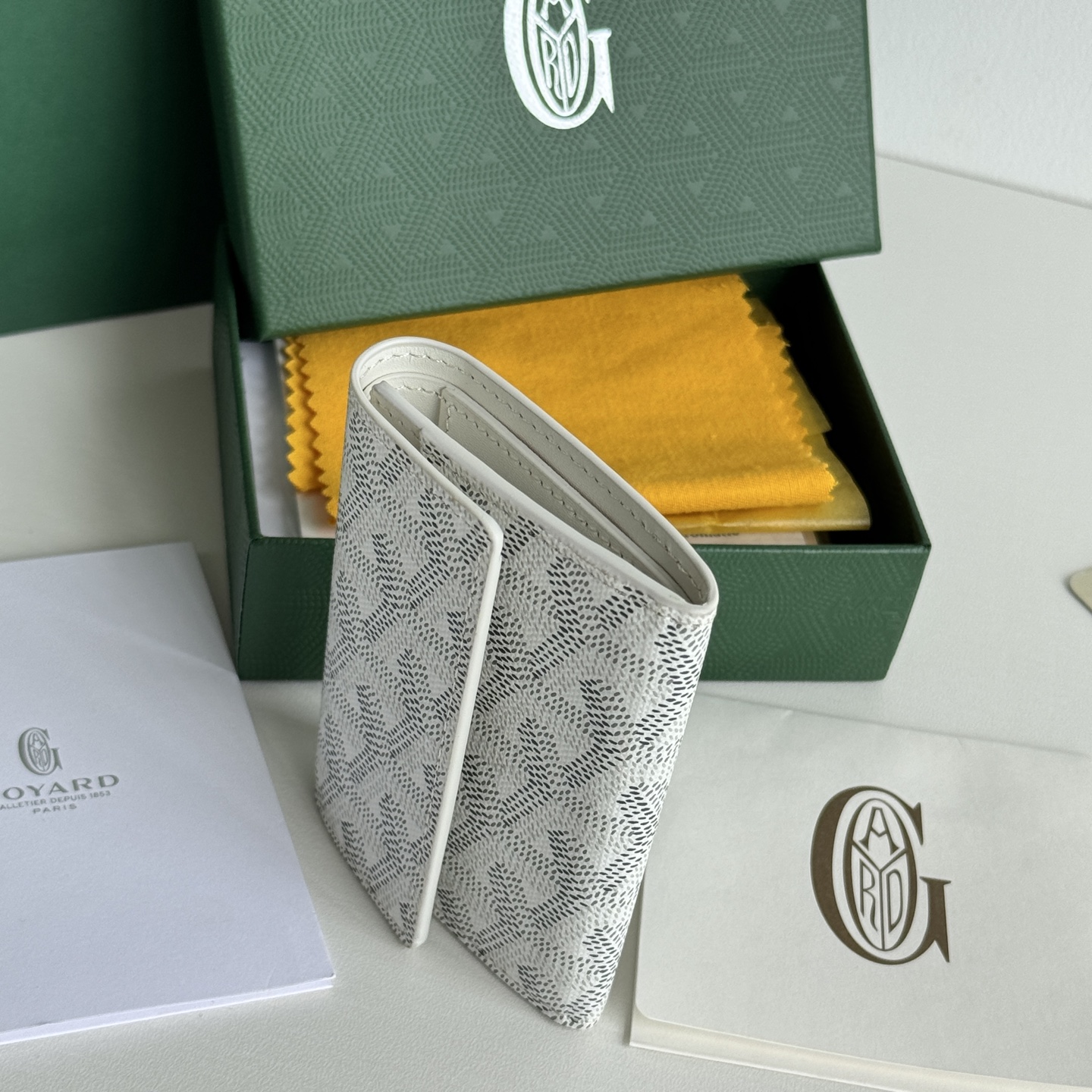 Marigny 零钱包 - 硬币・カード・紙幣の収納に最適なデザイン