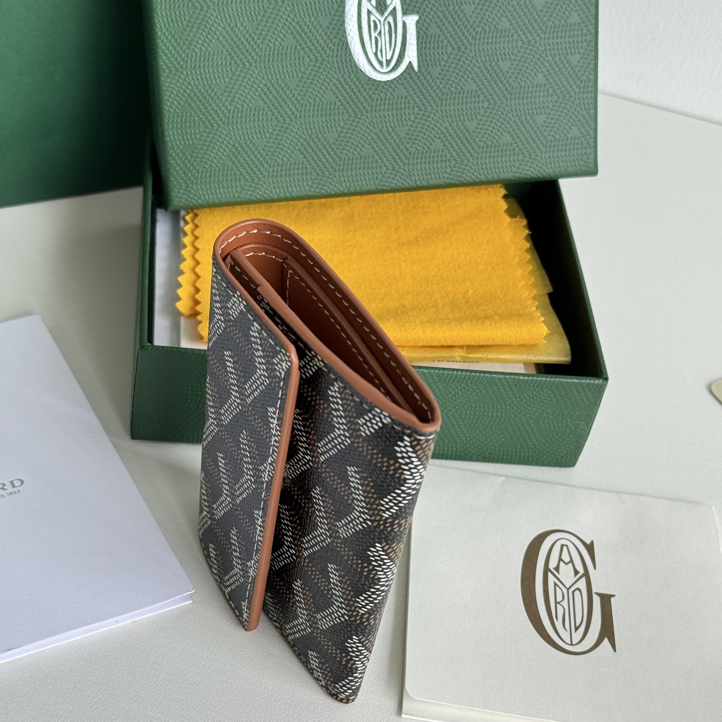 Marigny 零钱包 - 持ち運びに便利なコインケース付き