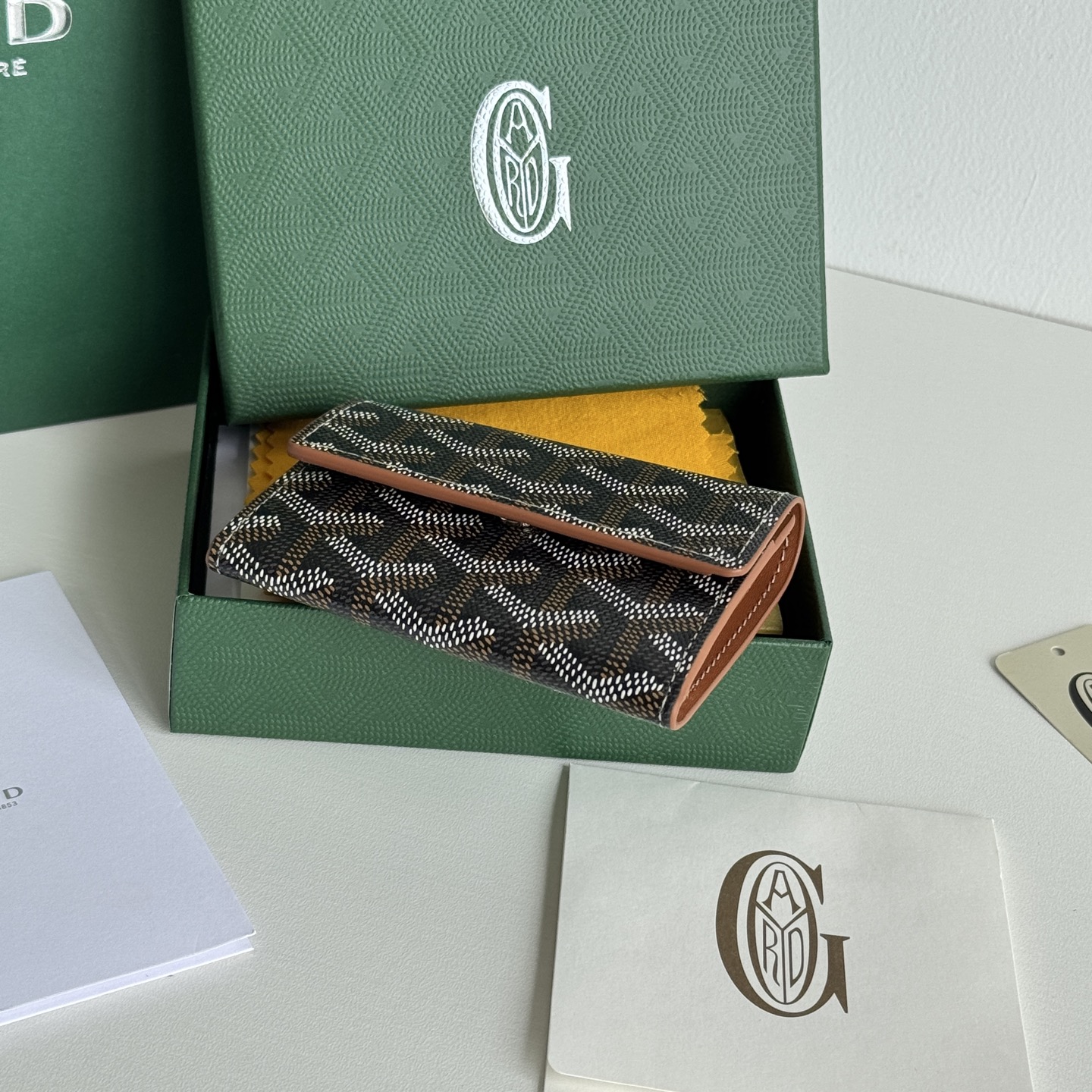 Marigny 零钱包 - 持ち運びに便利なコインケース付き