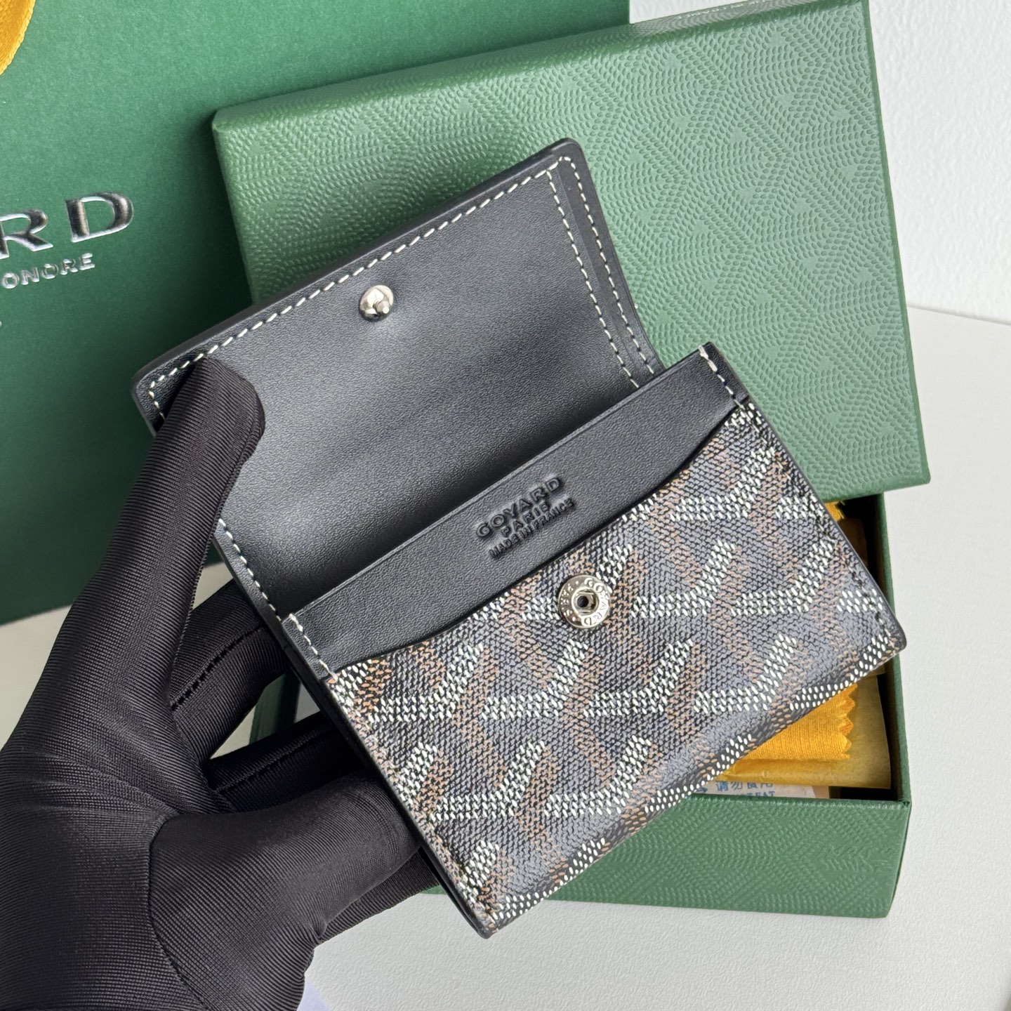 Marigny 零钱包 - 持ち運びやすい収納力抜群のデザイン