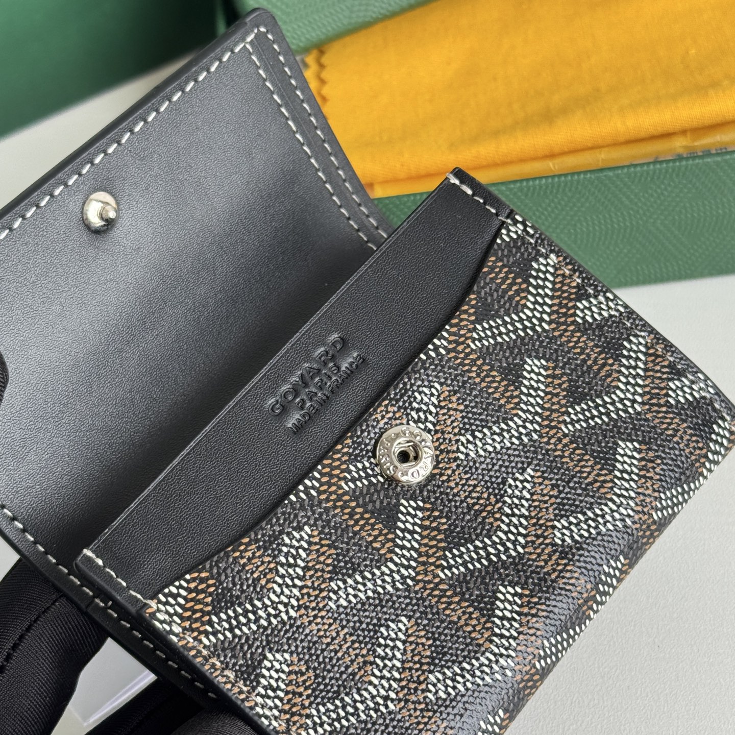 Marigny 零钱包 - 持ち運びやすい収納力抜群のデザイン