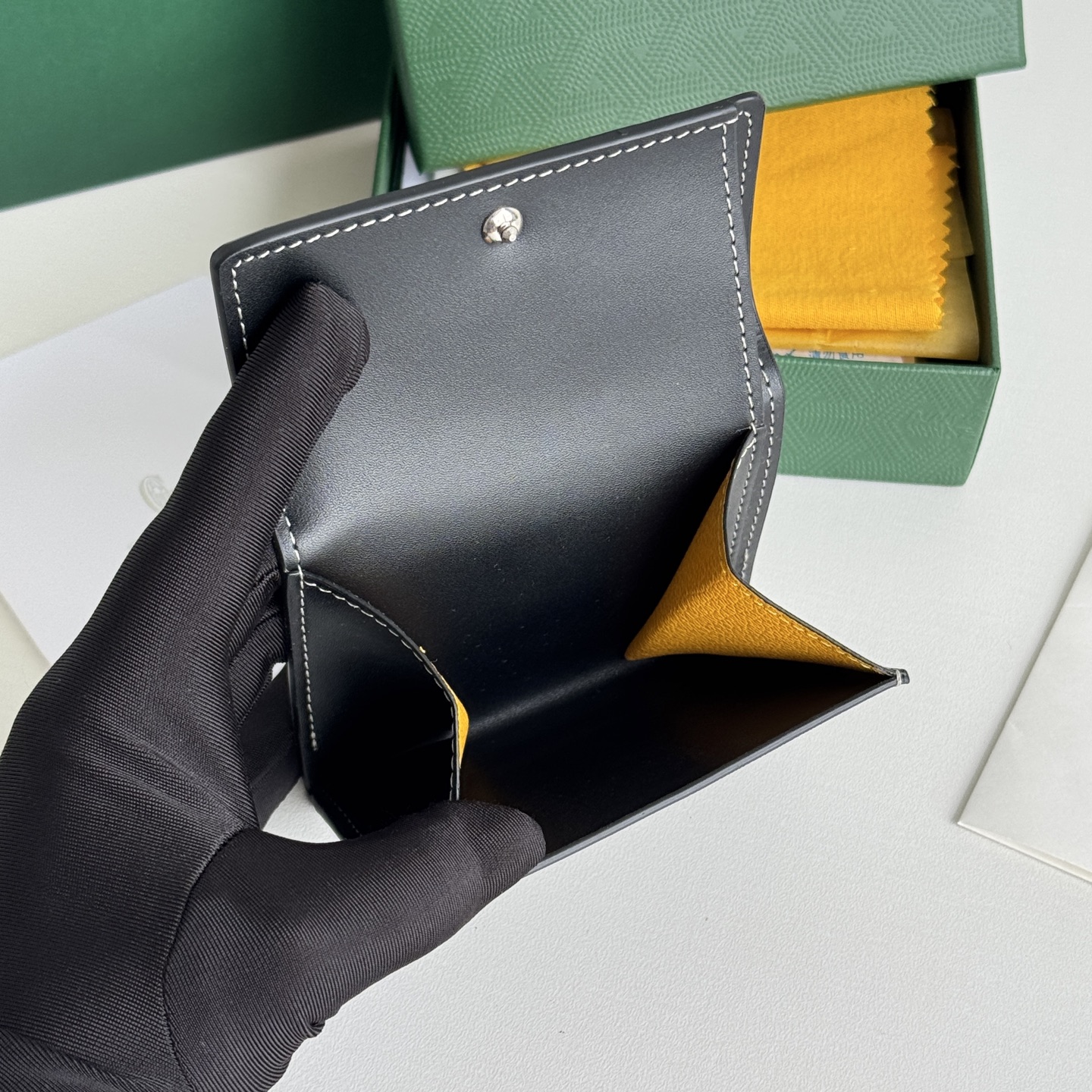 Marigny 零钱包 - 持ち運びやすい収納力抜群のデザイン